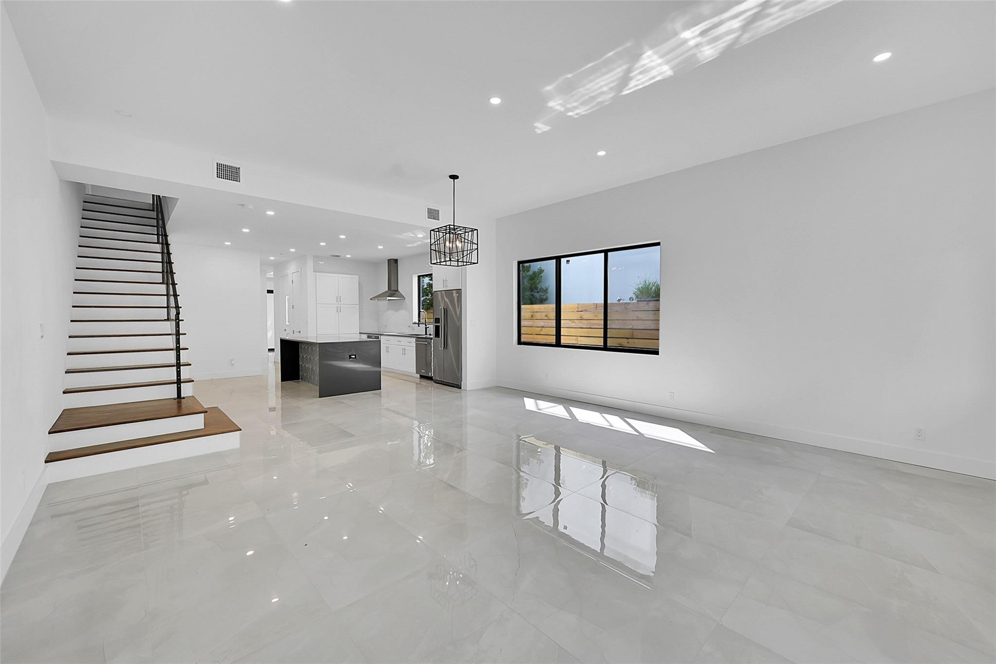 803 NE 16th Terrace