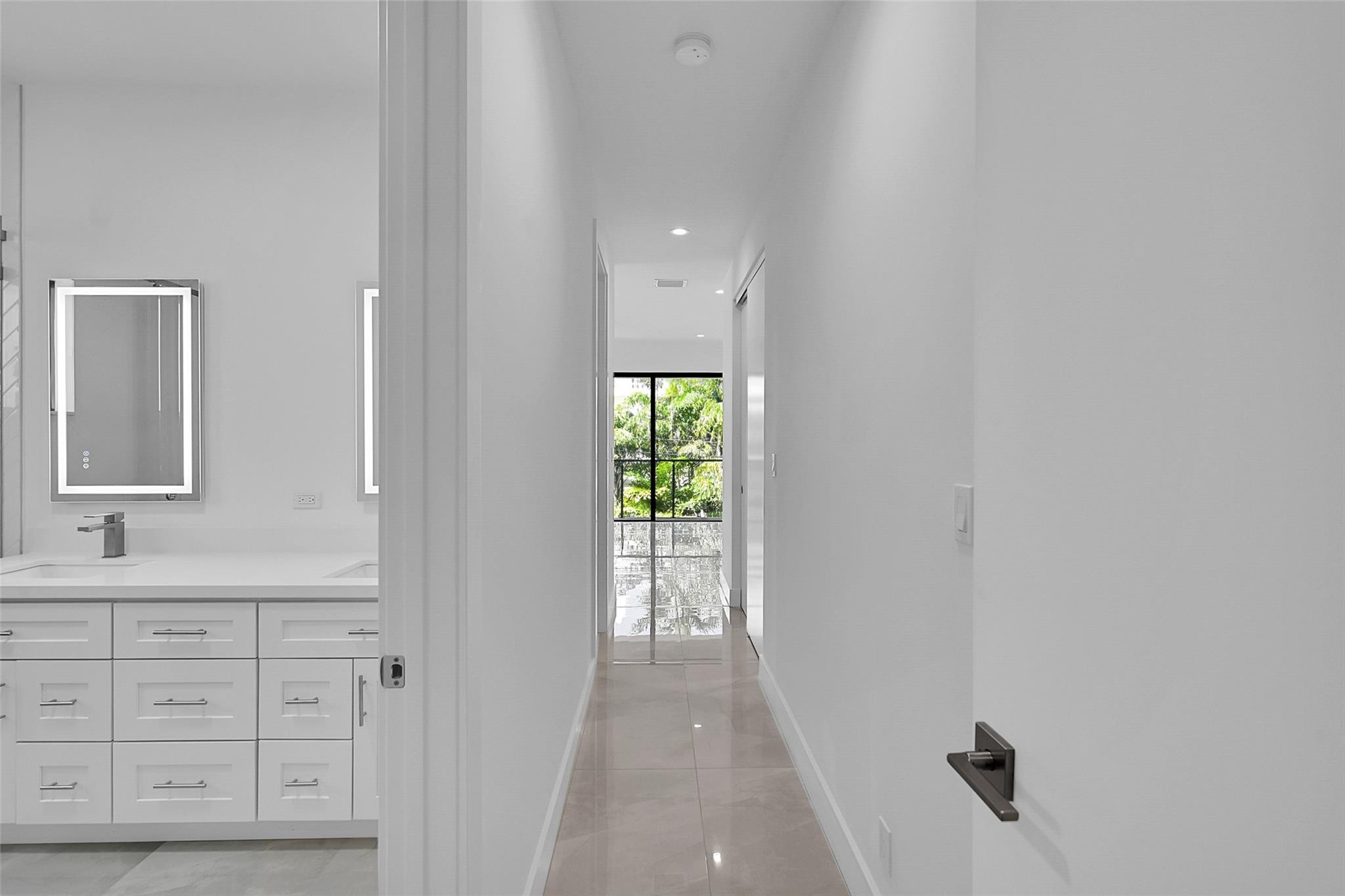 803 NE 16th Terrace