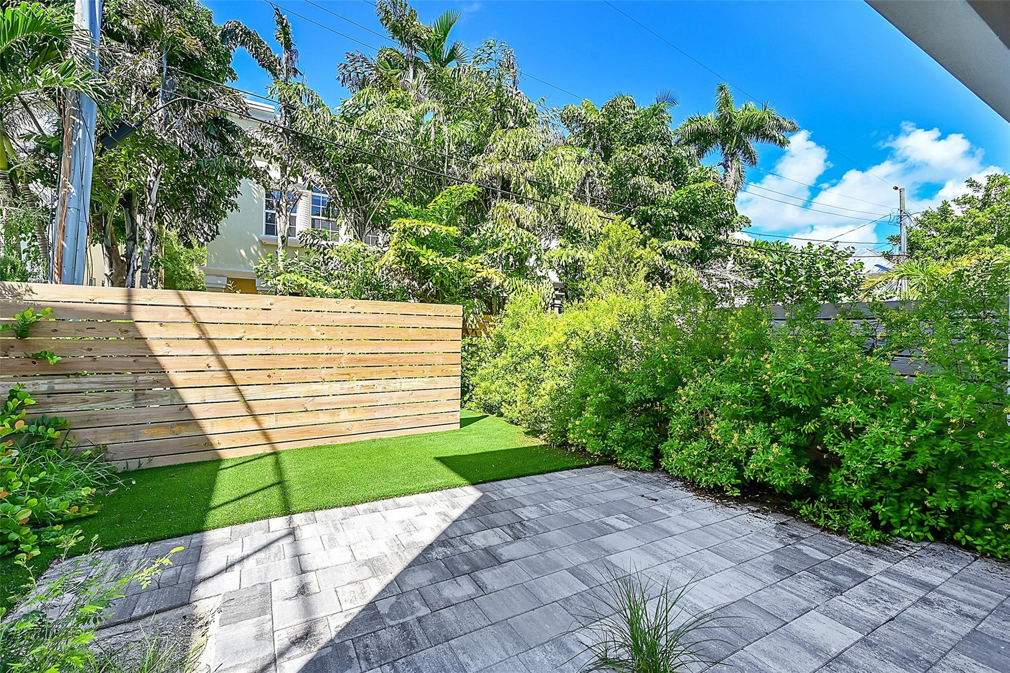 803 NE 16th Terrace