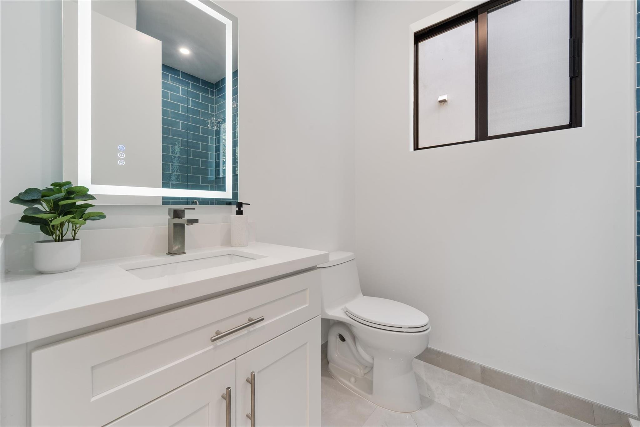 803 NE 16th Terrace