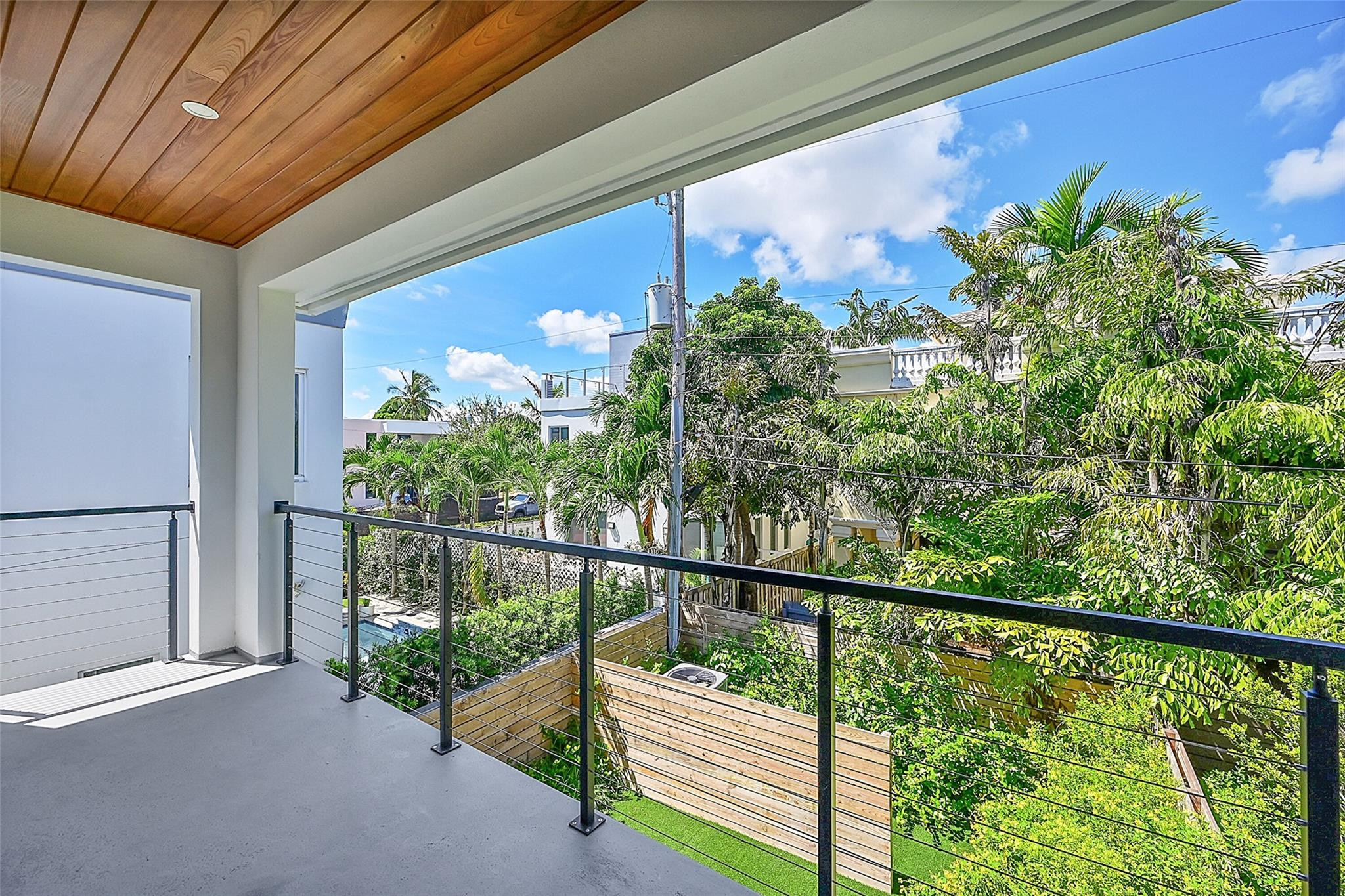 803 NE 16th Terrace