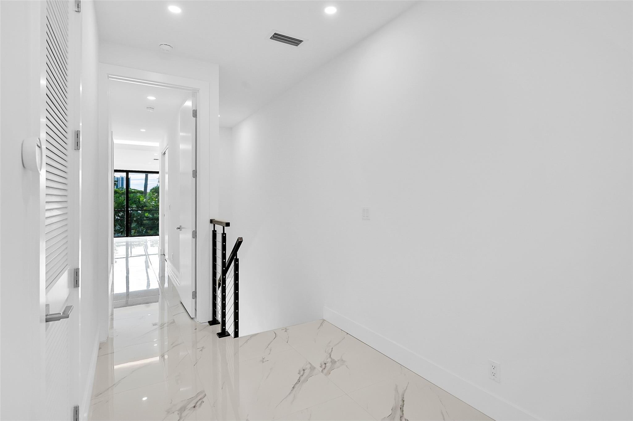 809 NE 16th Terrace