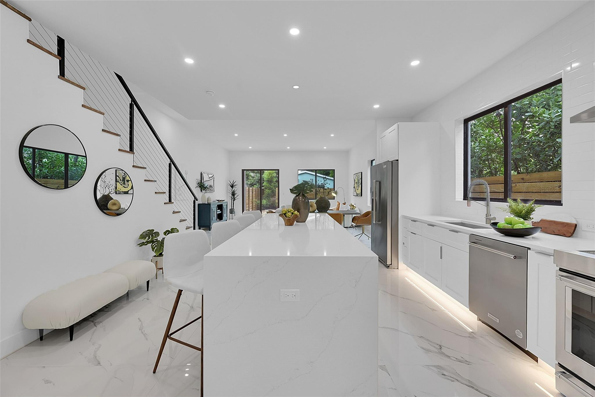 809 NE 16th Terrace