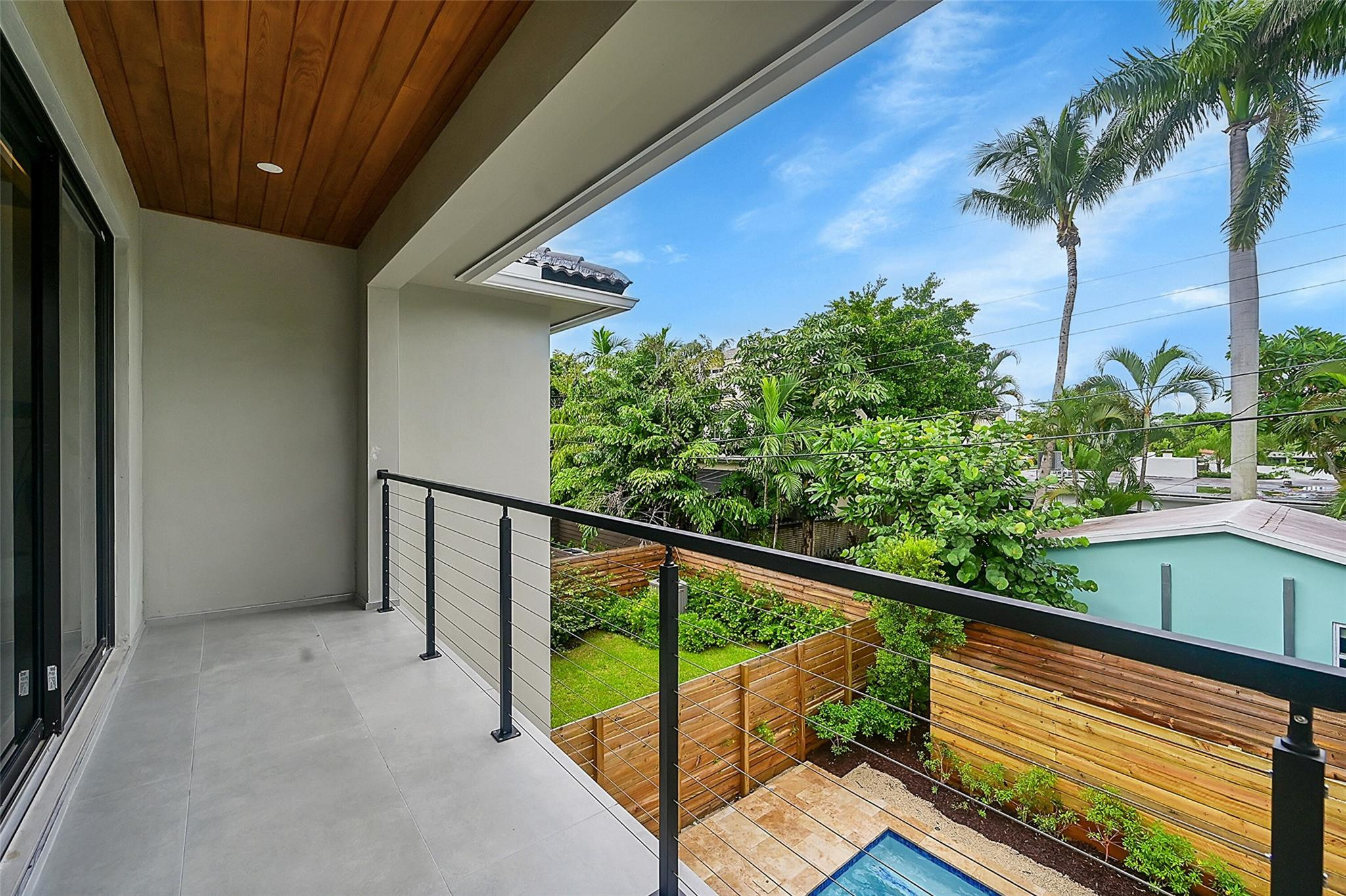 809 NE 16th Terrace