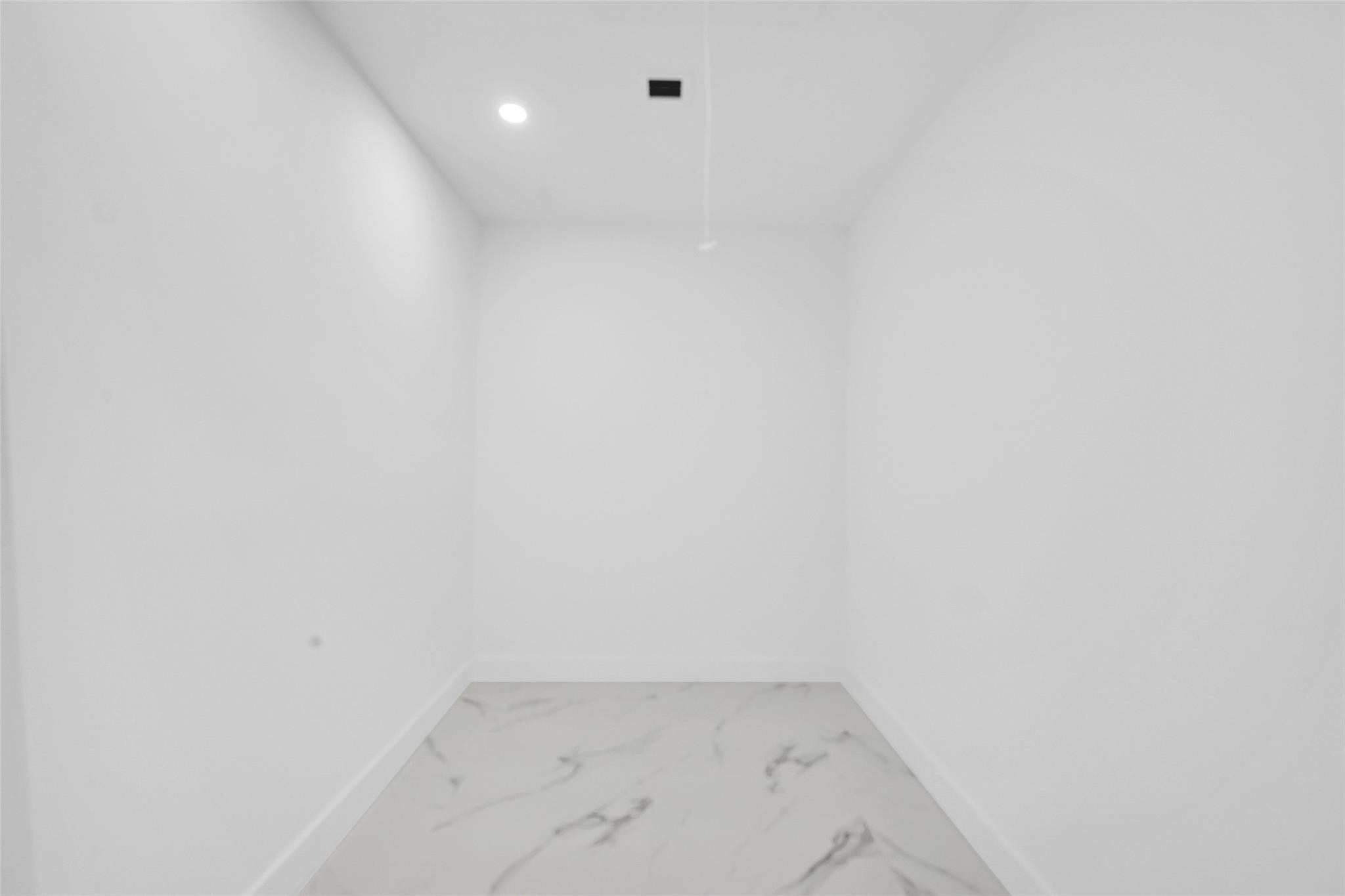 809 NE 16th Terrace