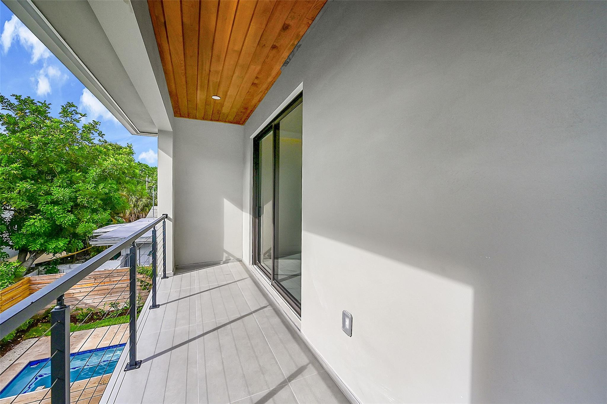 809 NE 16th Terrace
