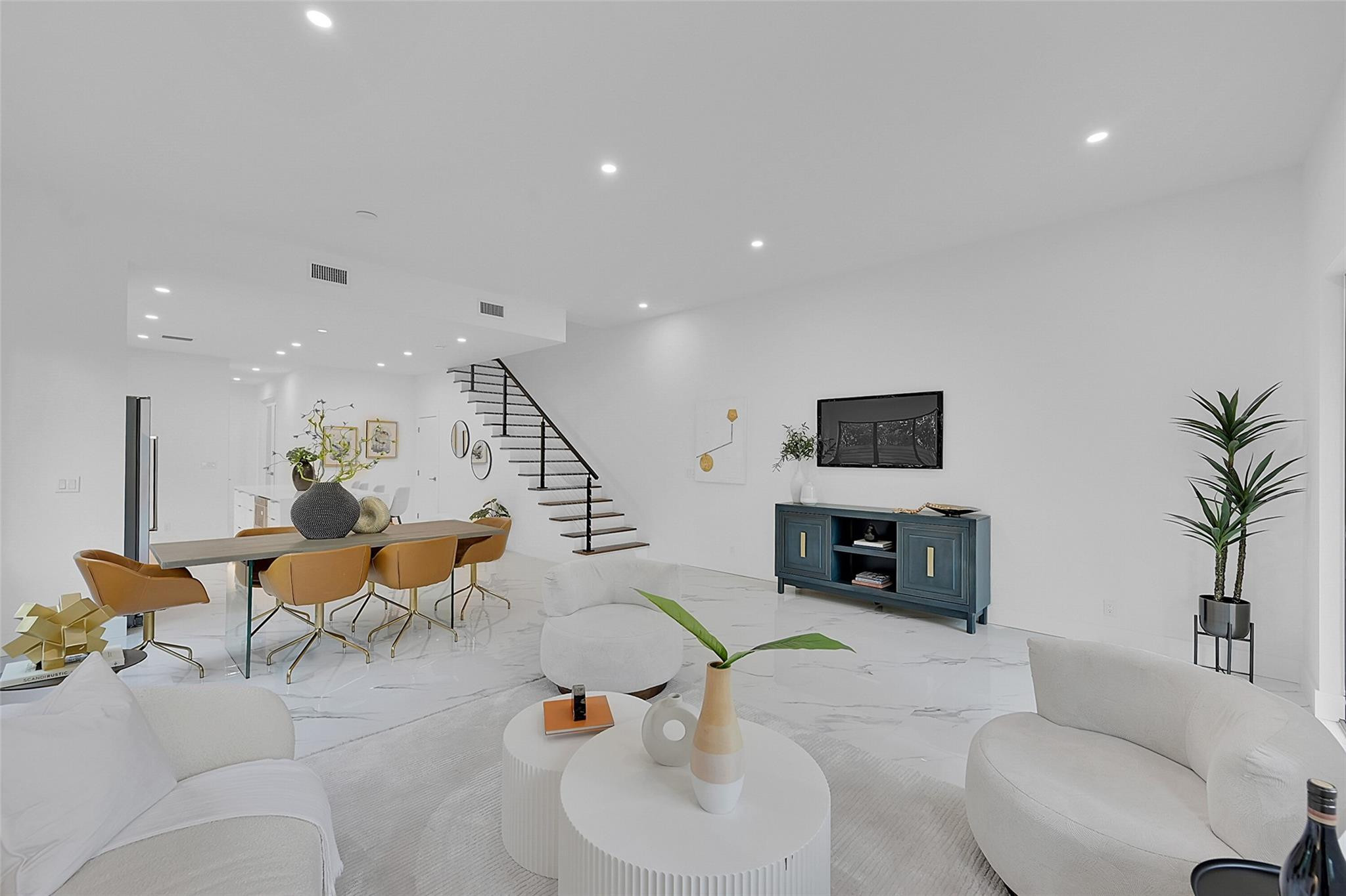 809 NE 16th Terrace