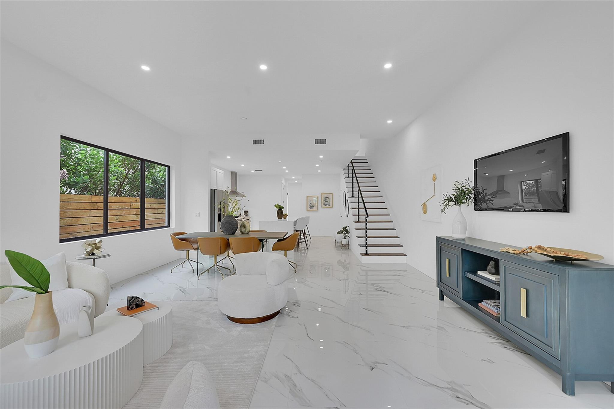 809 NE 16th Terrace