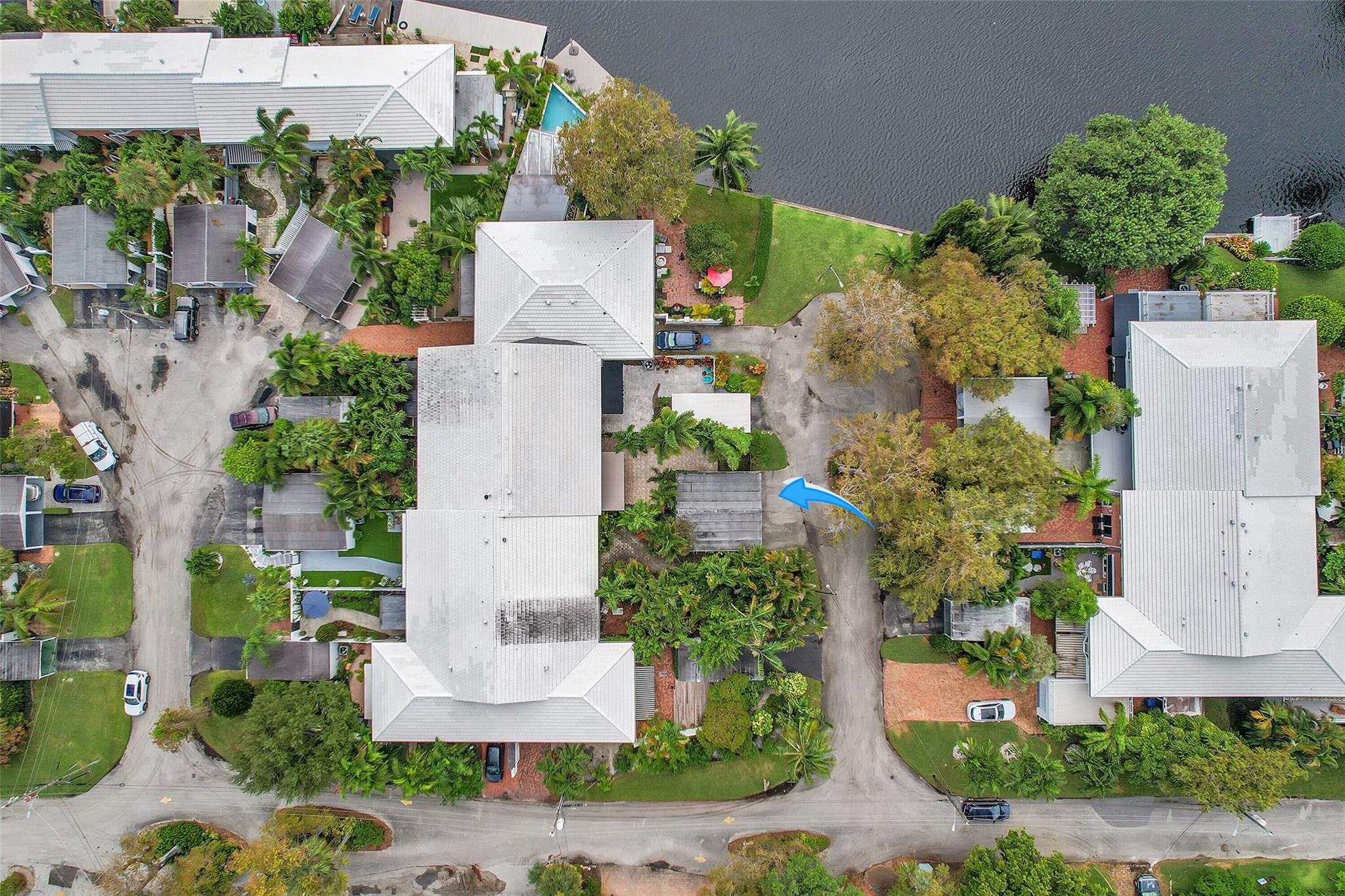 6 Hathaway Lane