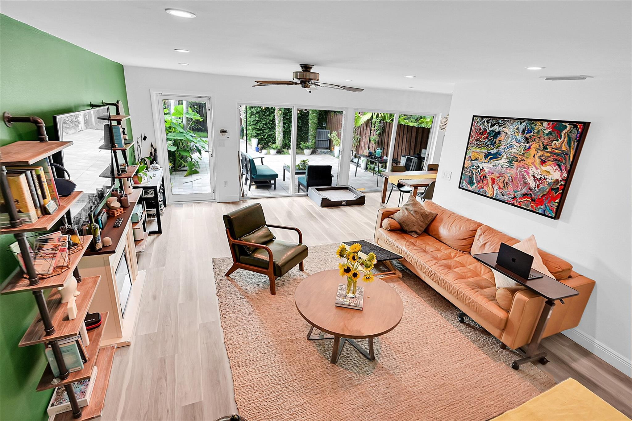 6 Hathaway Lane