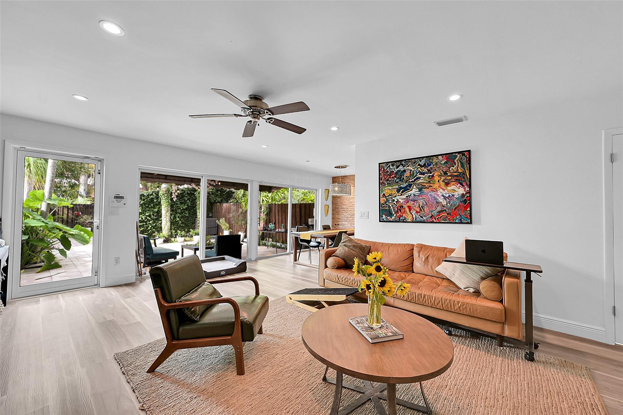 6 Hathaway Lane