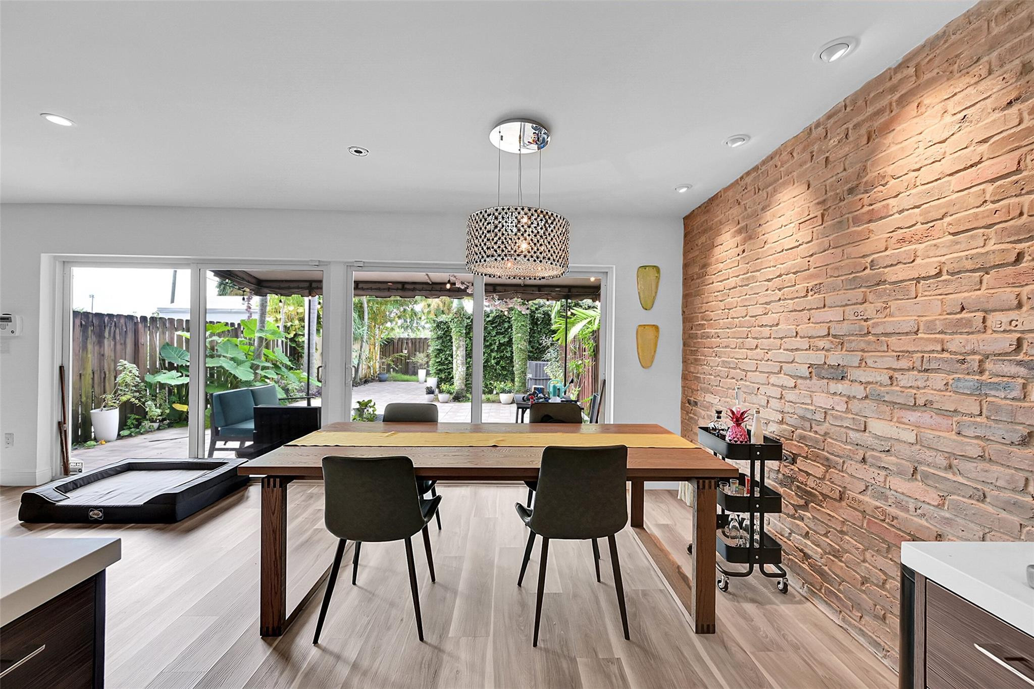 6 Hathaway Lane