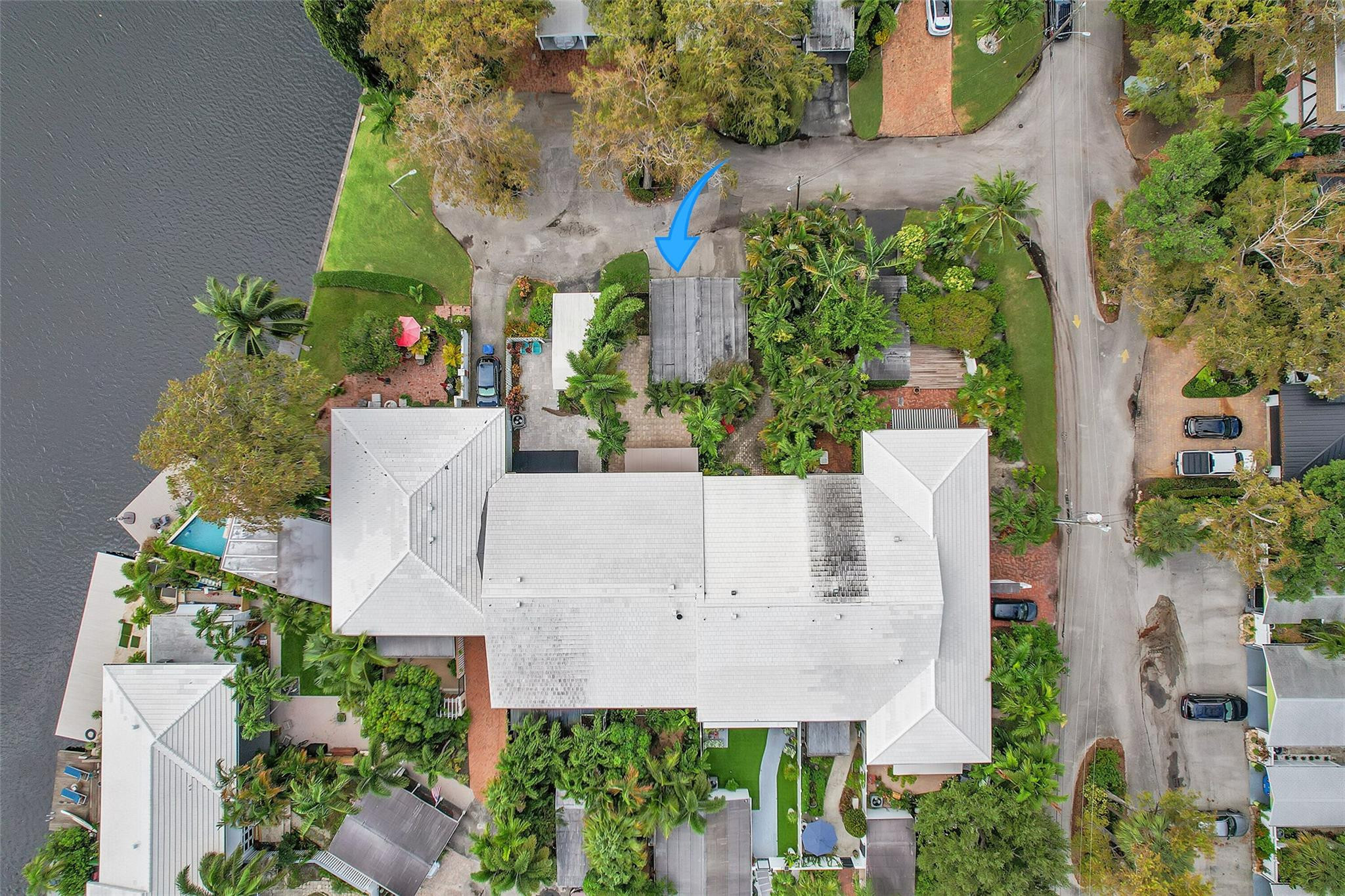 6 Hathaway Lane