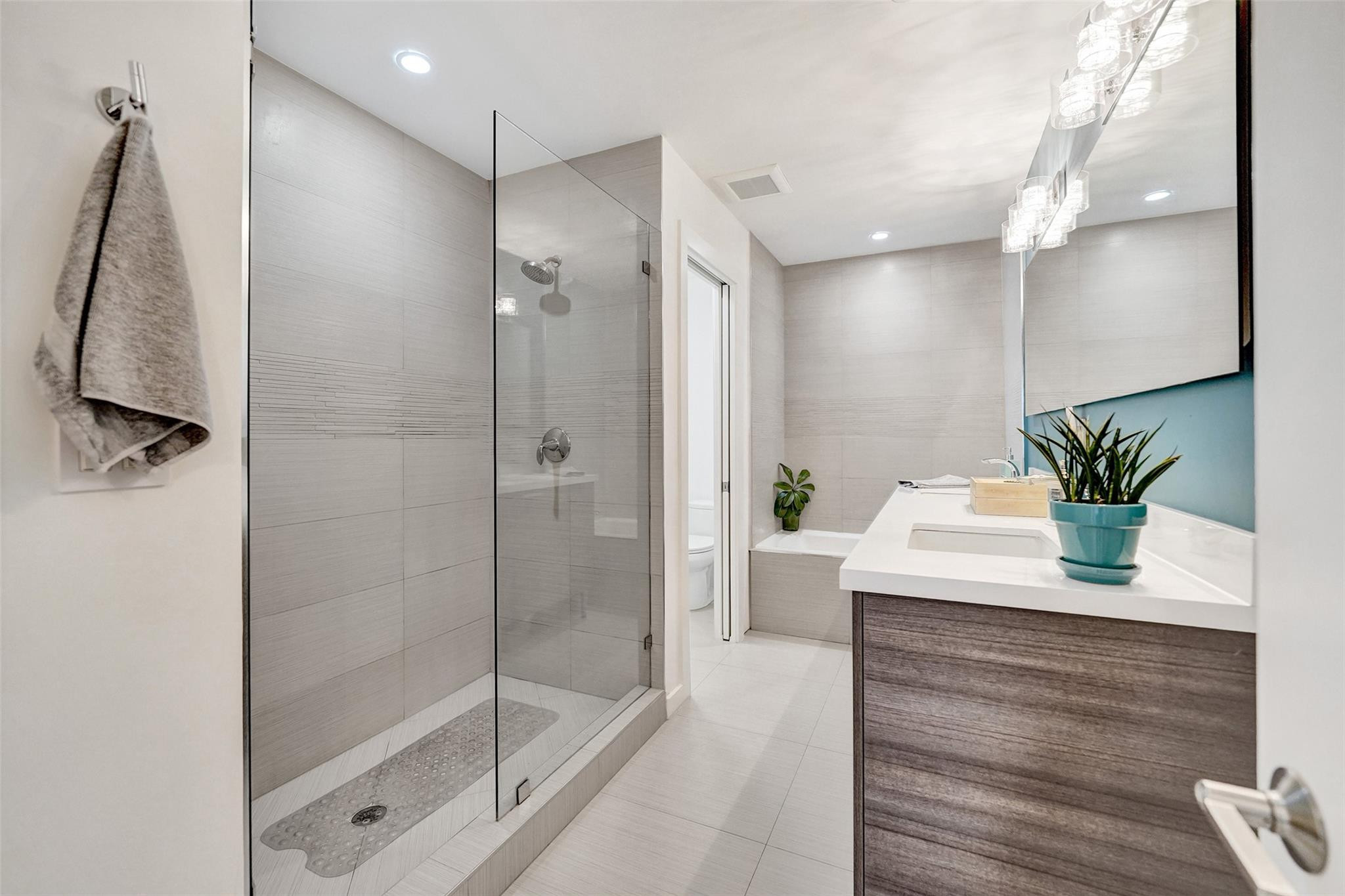 2620 NE 14th Street 2