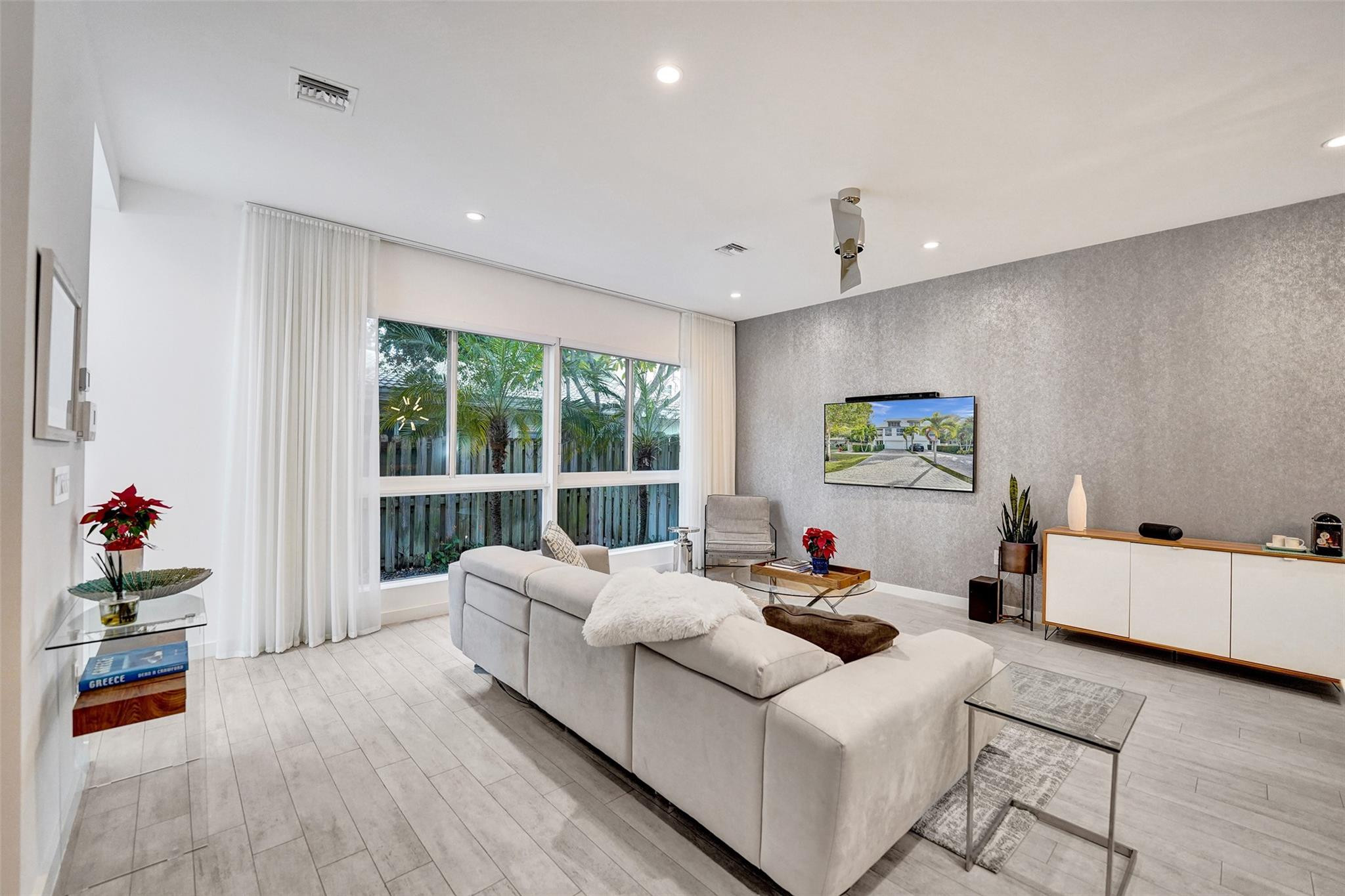 2620 NE 14th Street 2