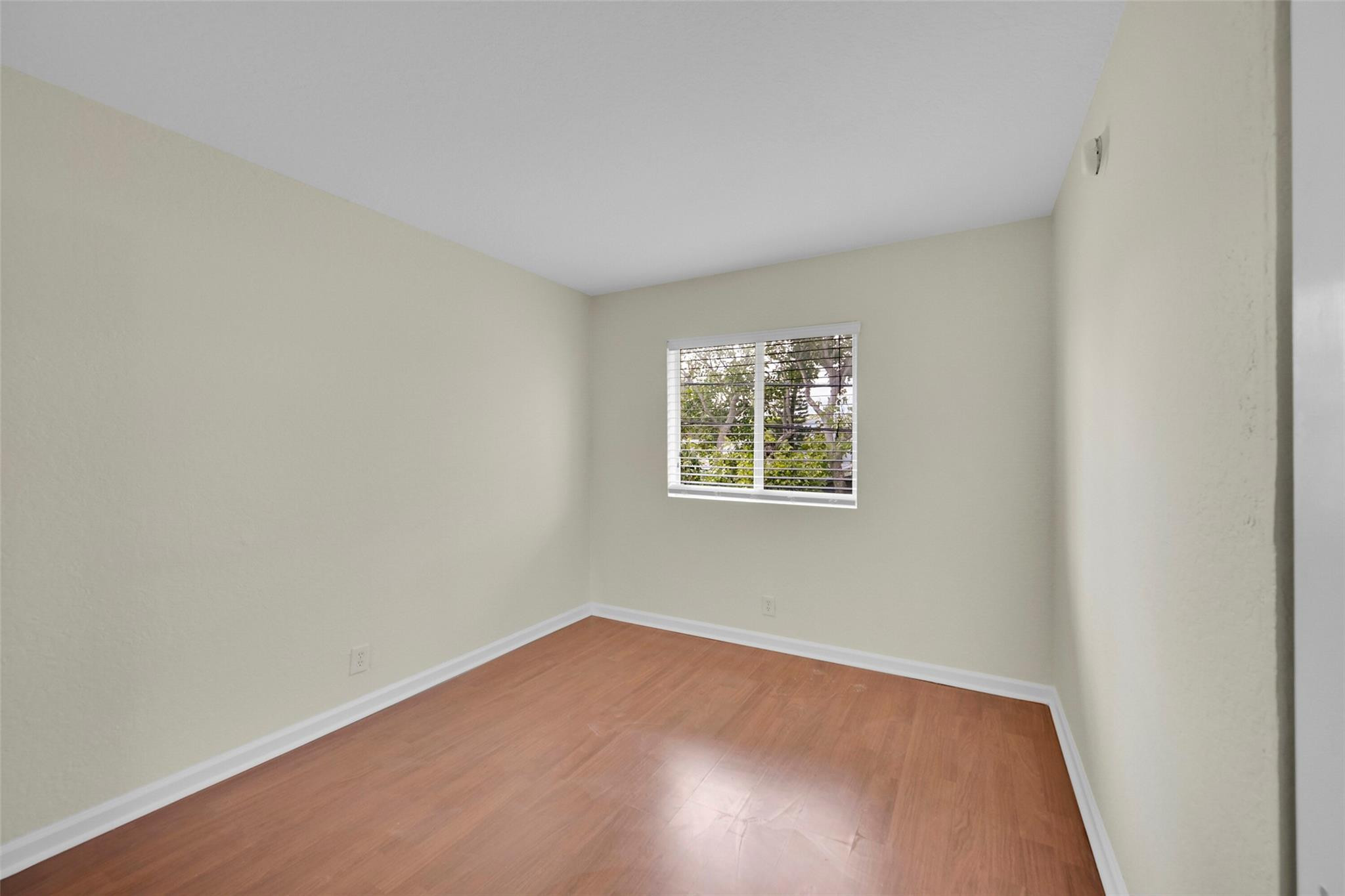2655 NE 8th Avenue 210