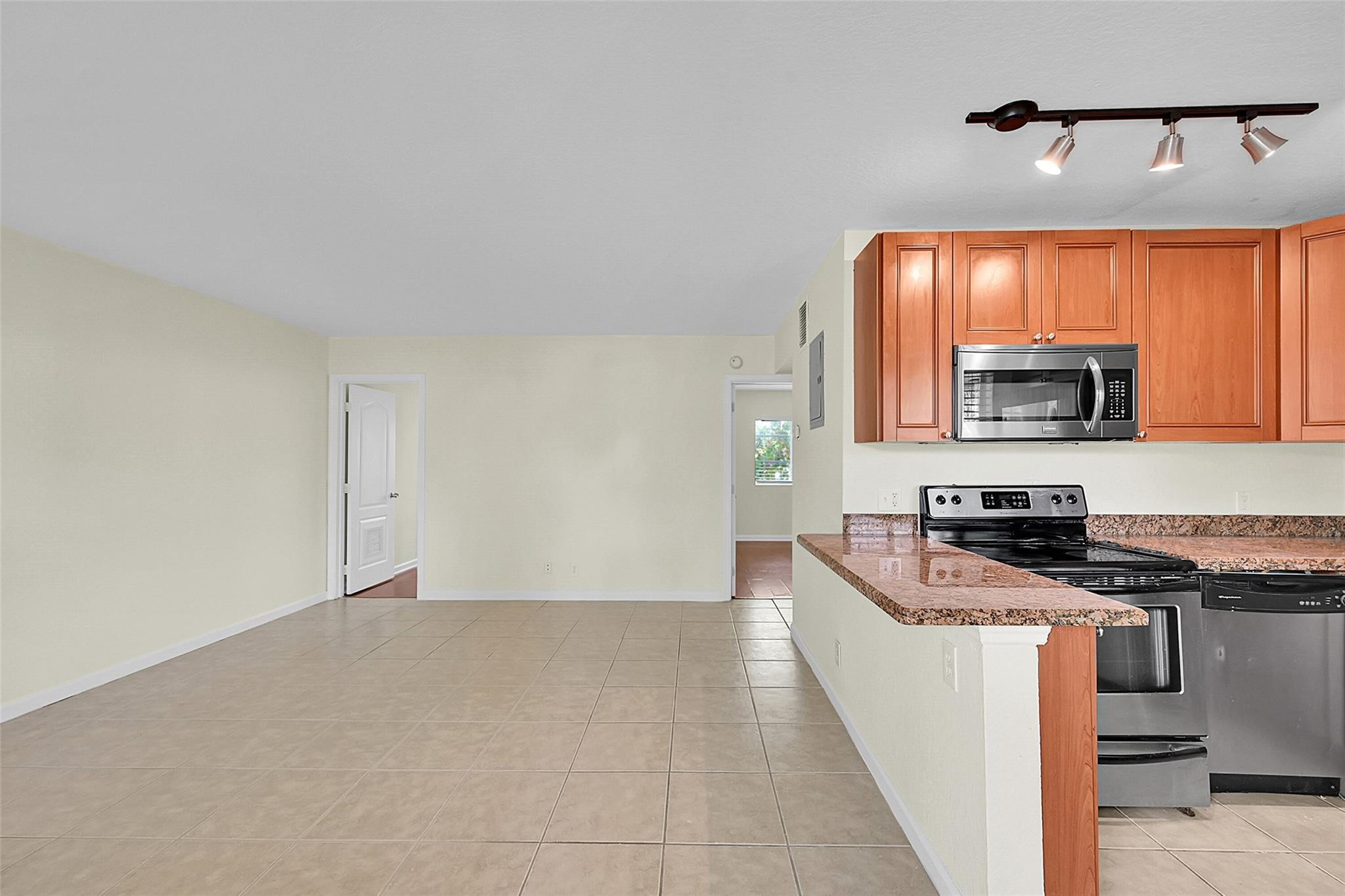 2655 NE 8th Avenue 210