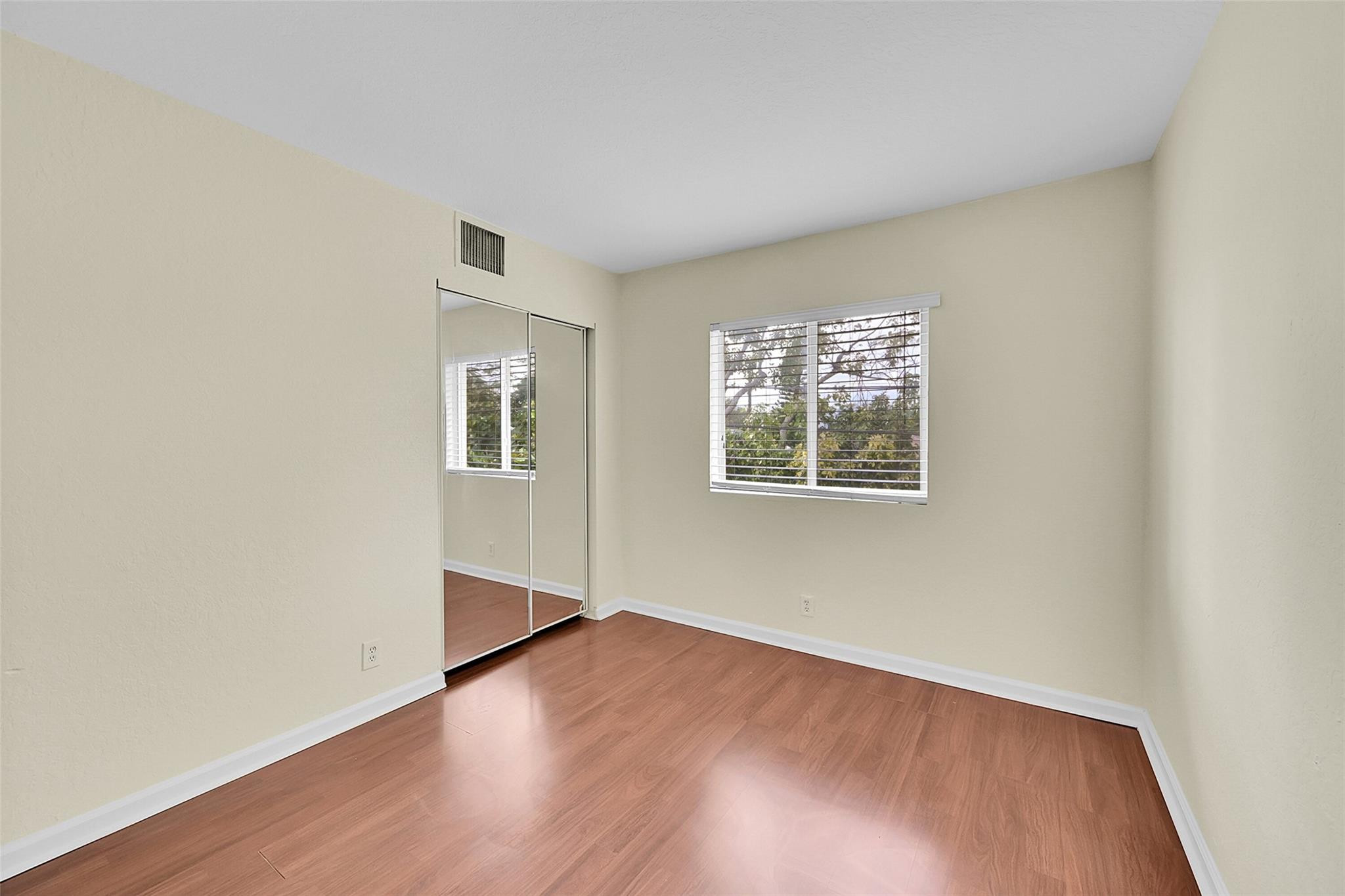 2655 NE 8th Avenue 210