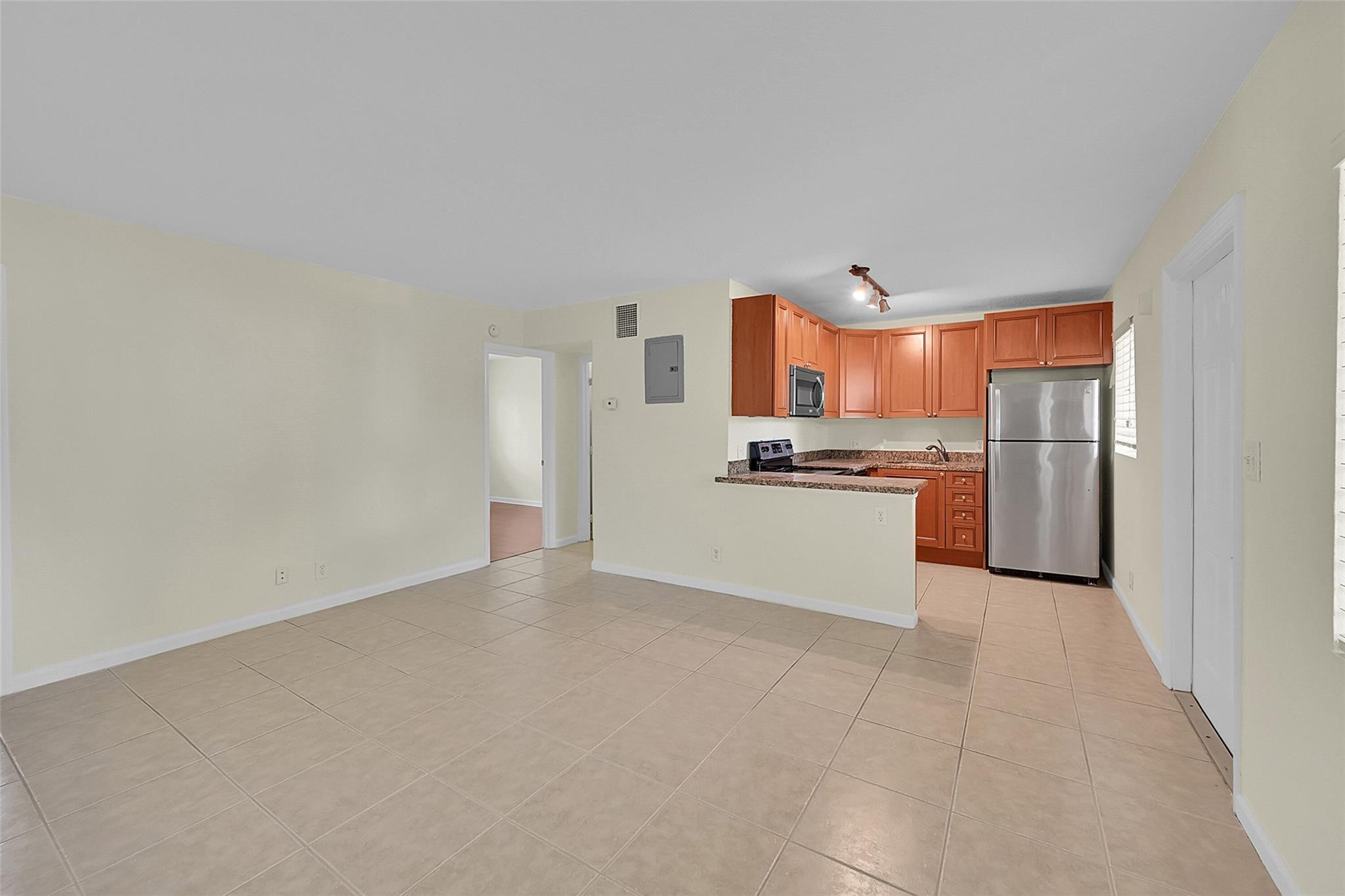 2655 NE 8th Avenue 210