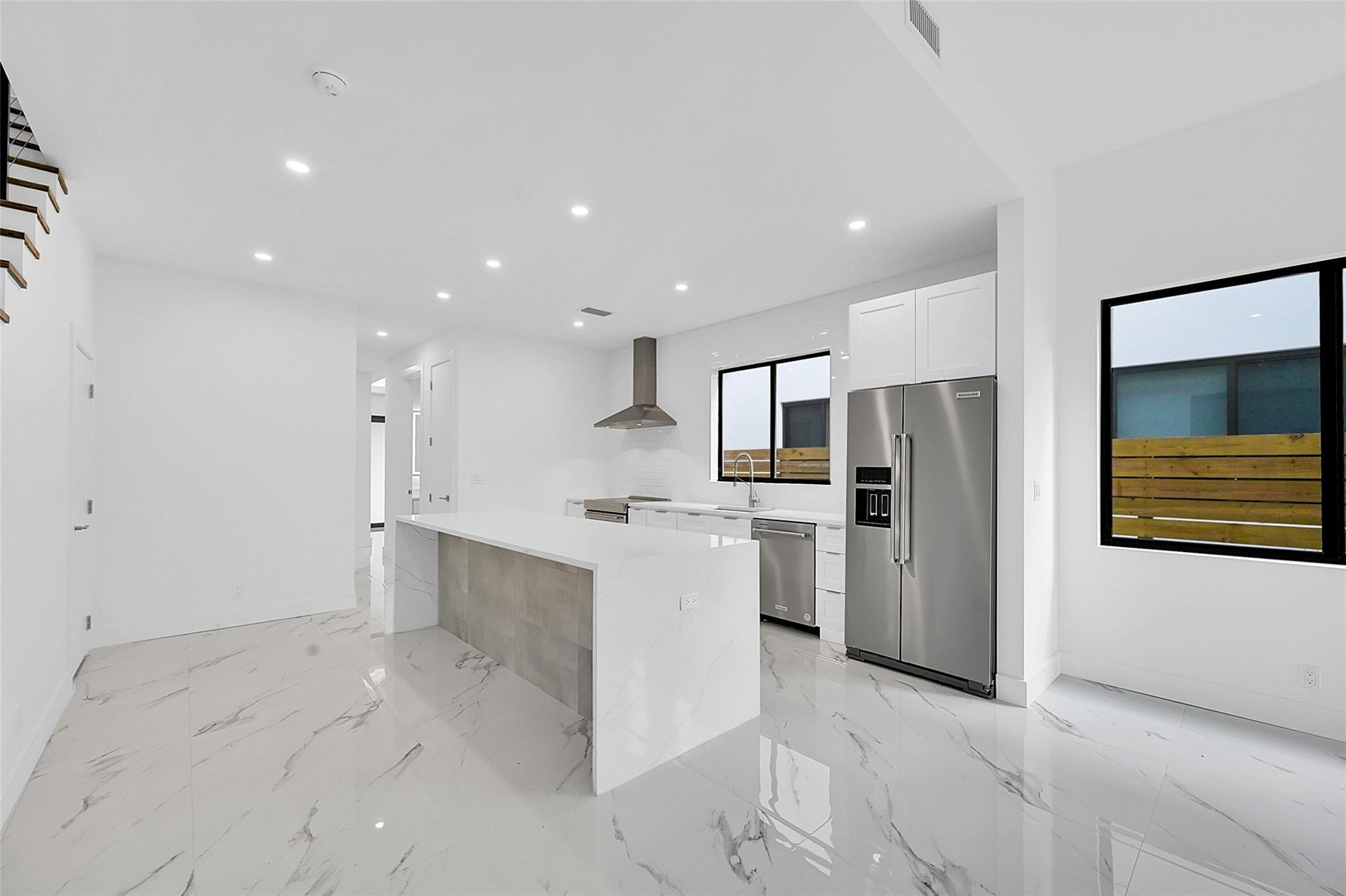 807 NE 16th Terrace