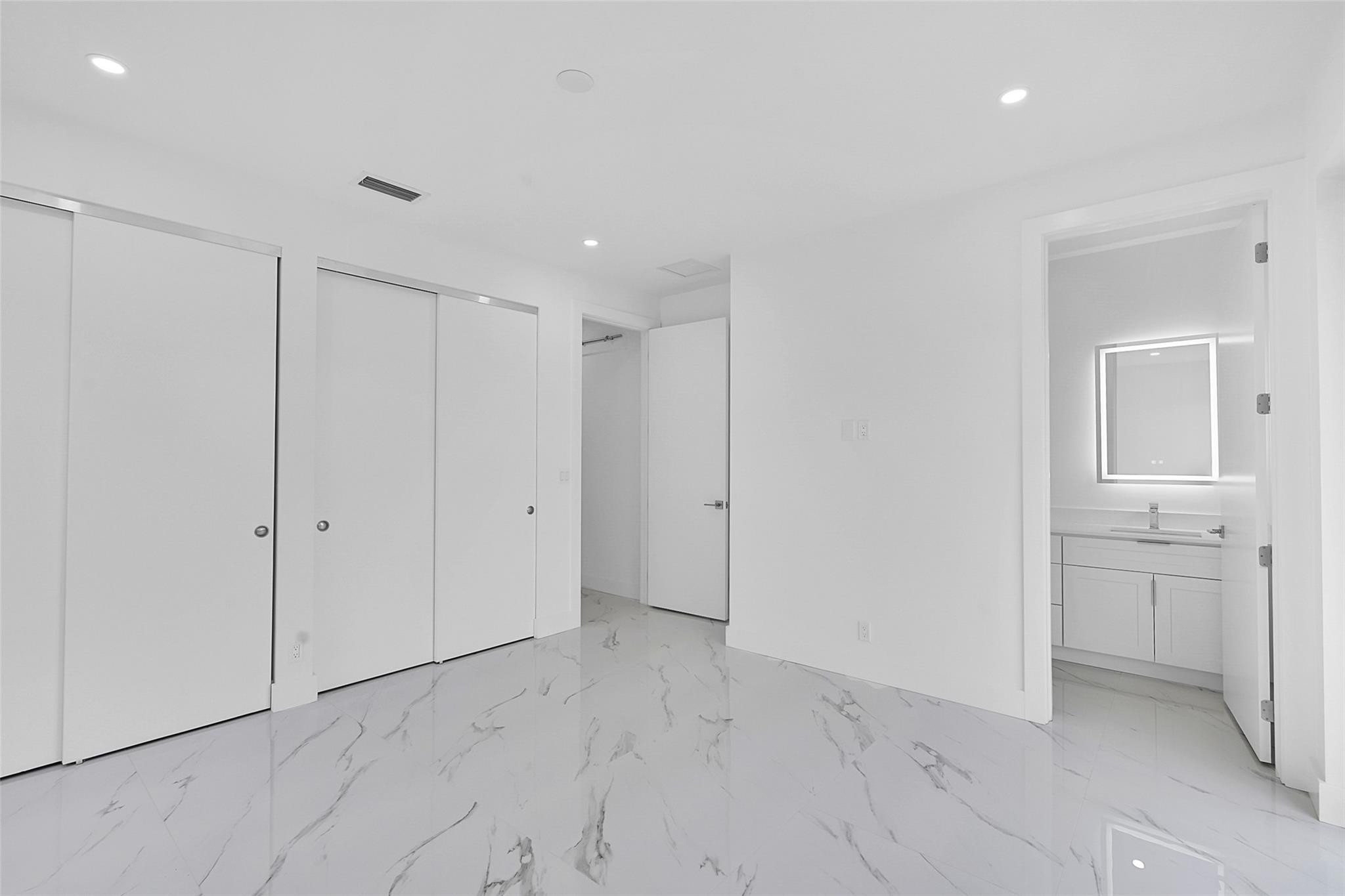 807 NE 16th Terrace