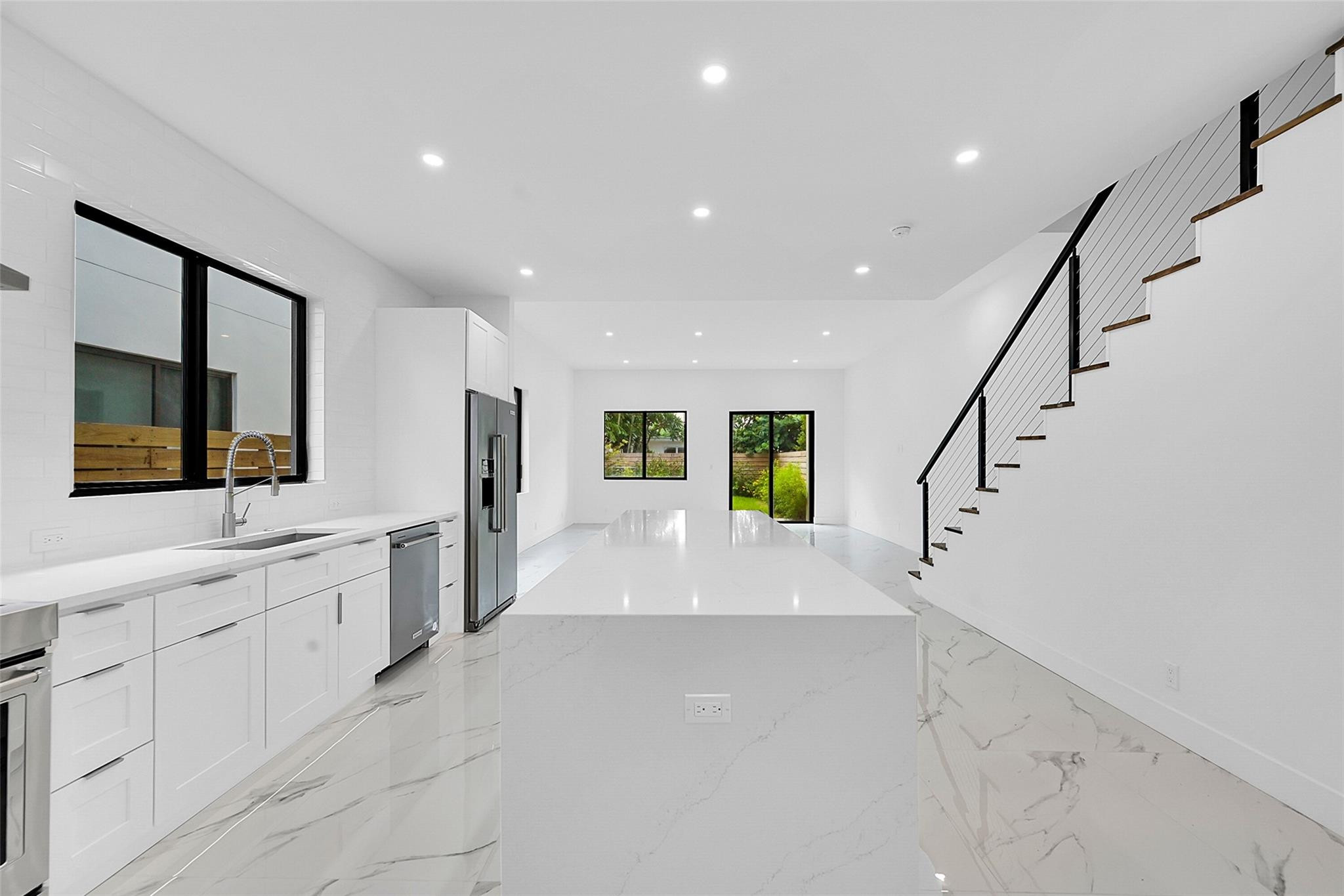 807 NE 16th Terrace