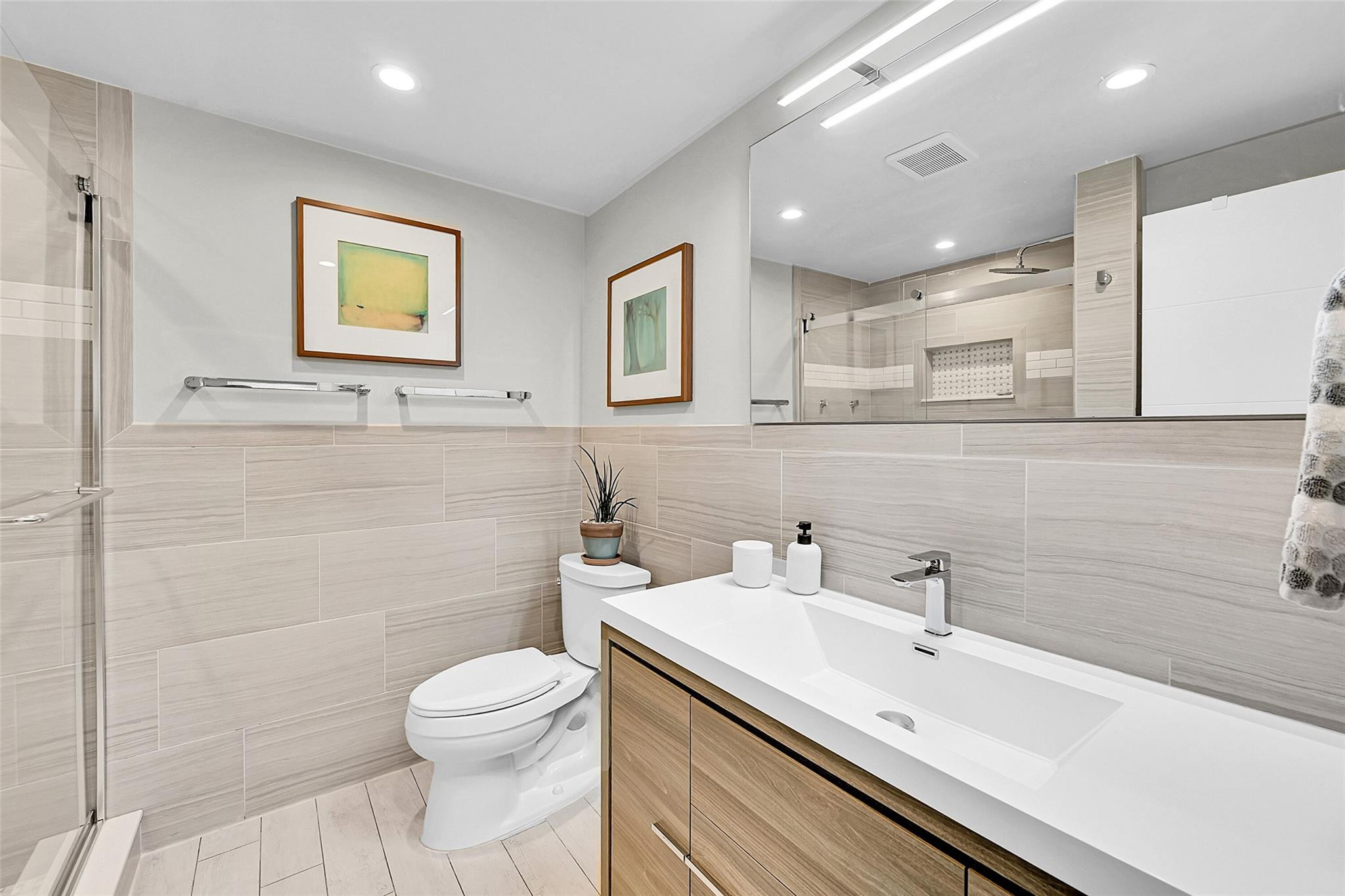 3004 NE 5th Terrace 102-C