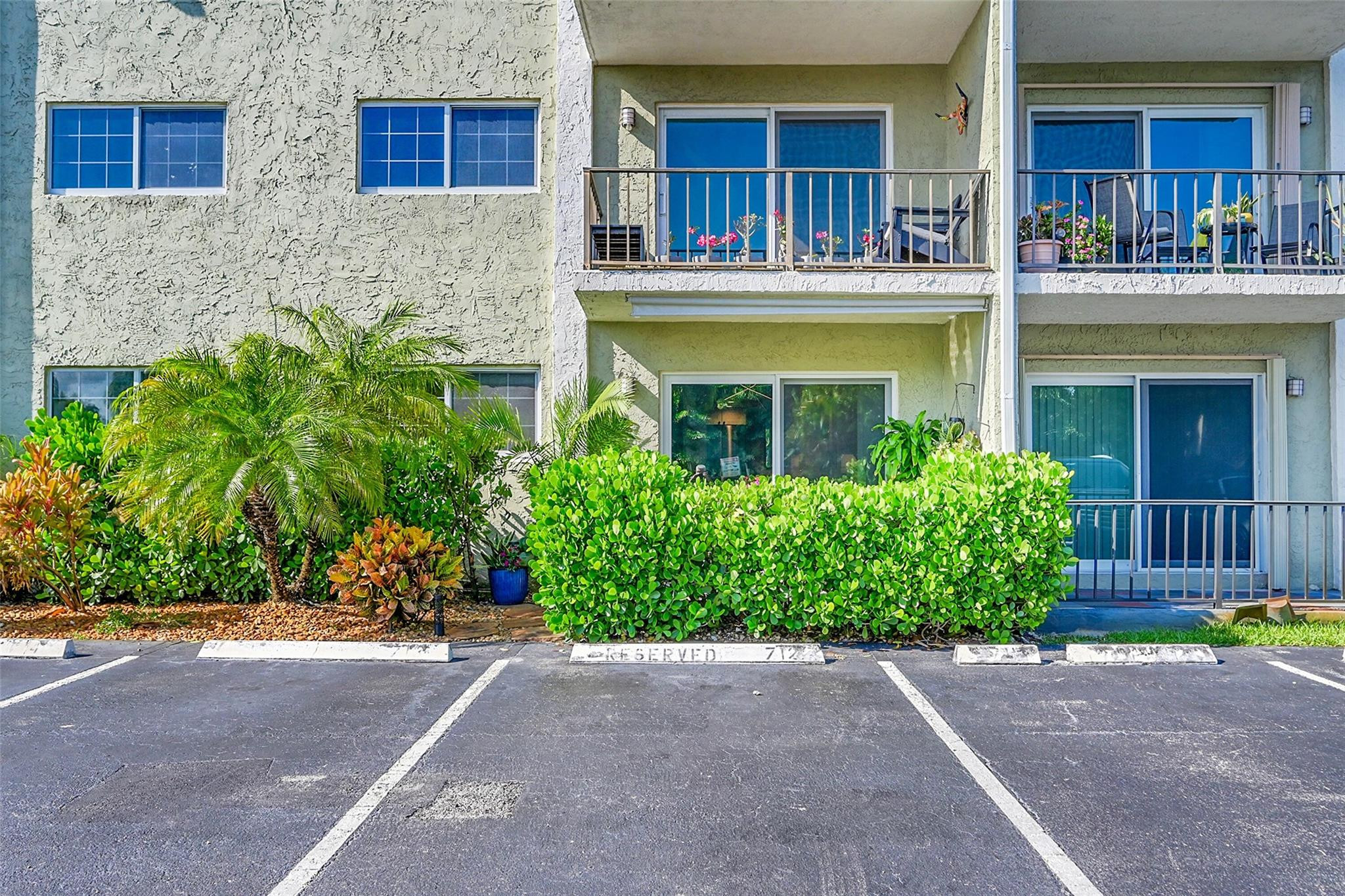 3004 NE 5th Terrace 102-C