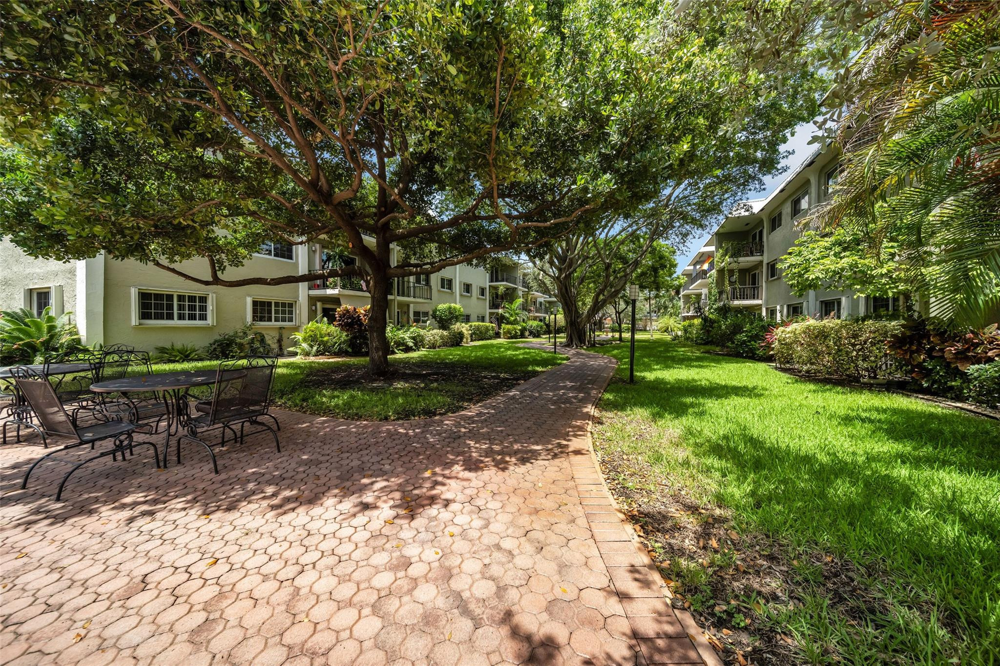 3004 NE 5th Terrace 102-C