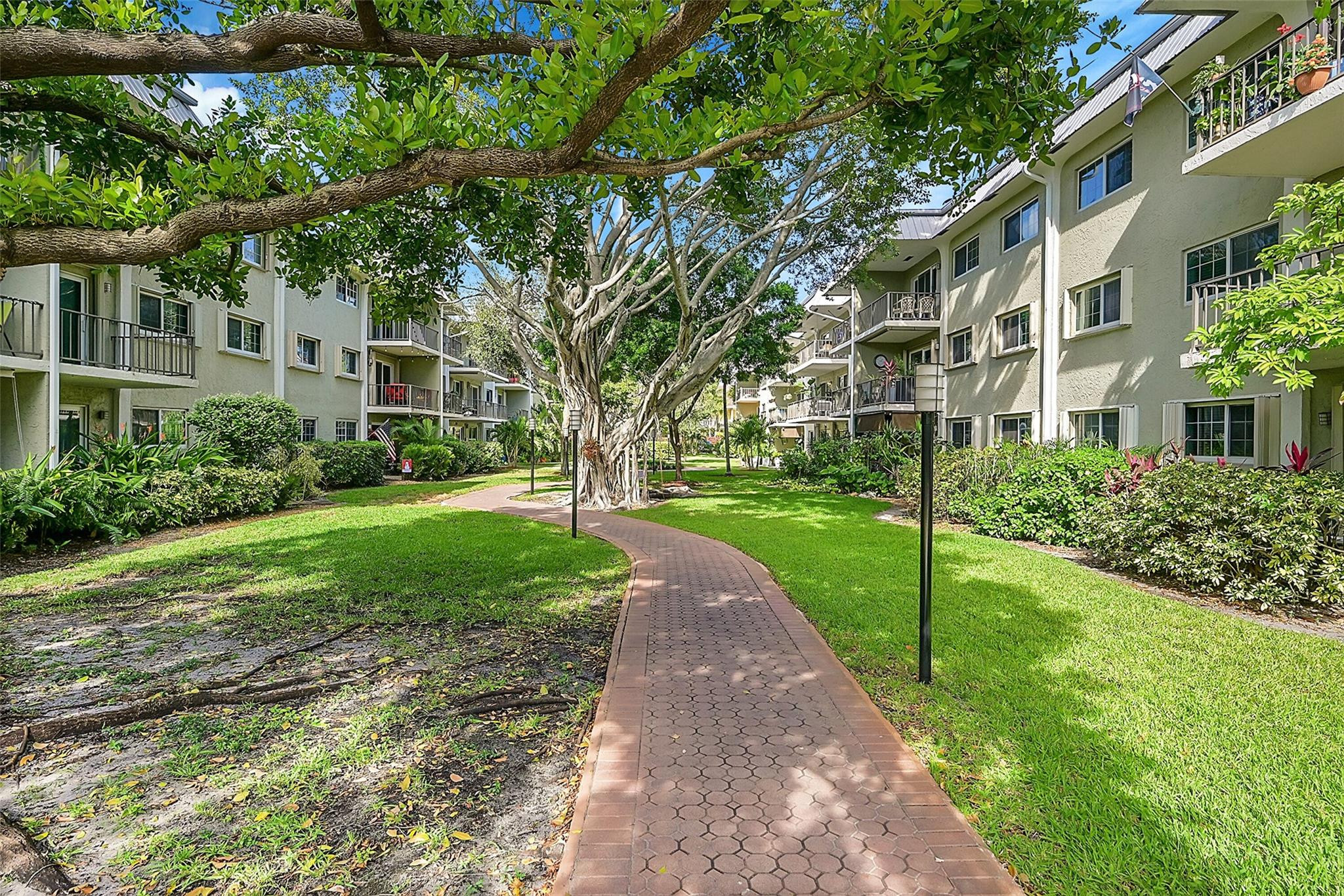 3004 NE 5th Terrace 102-C