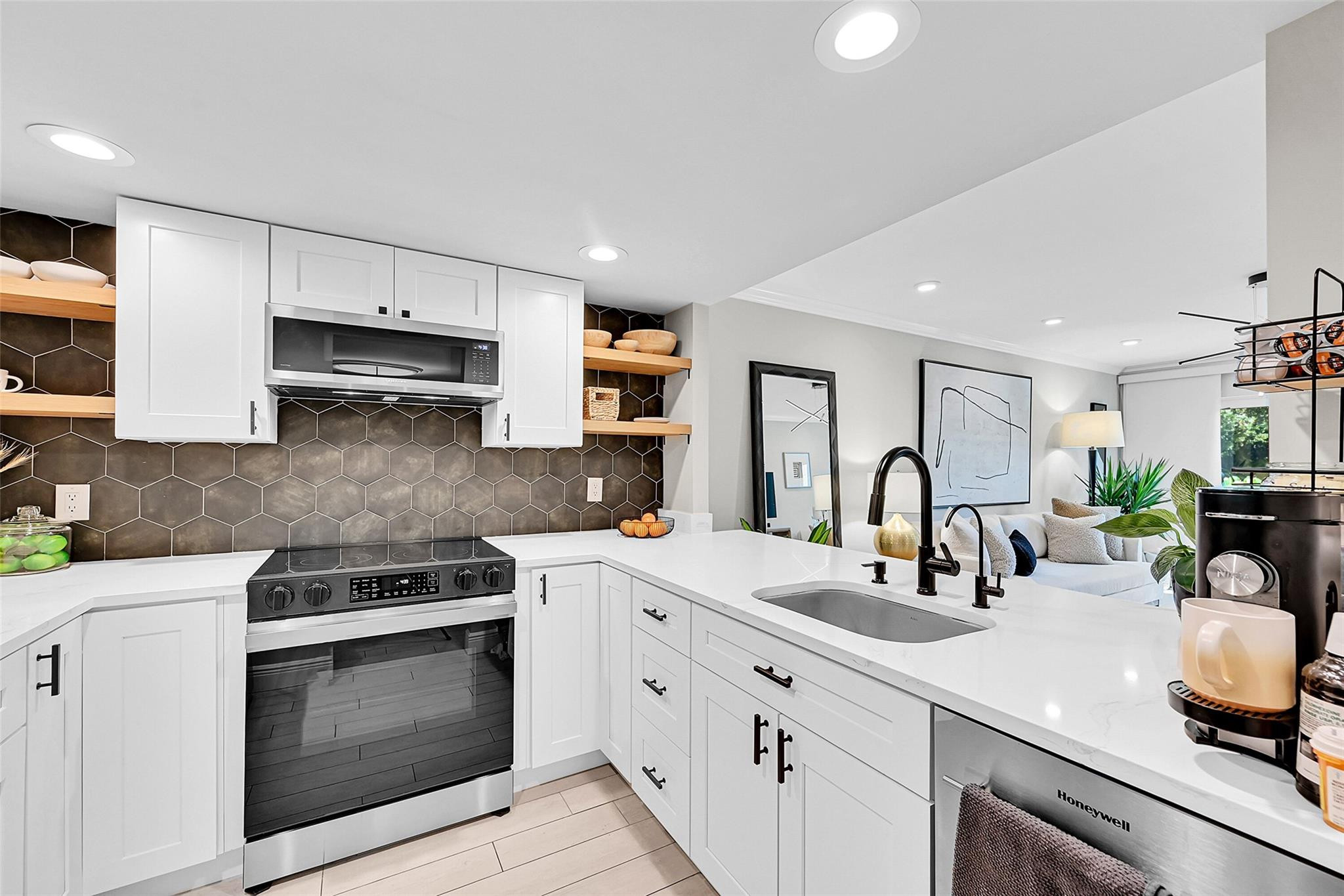 3004 NE 5th Terrace 102-C