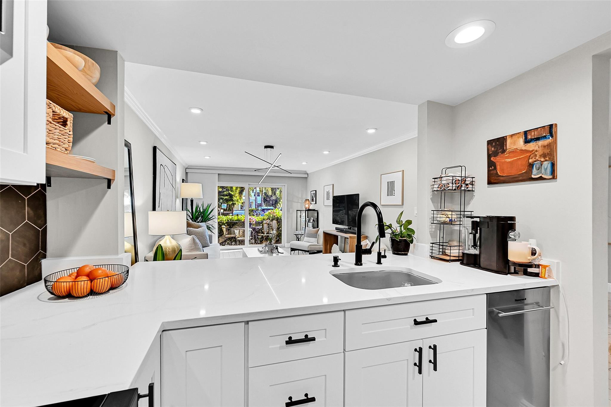 3004 NE 5th Terrace 102-C