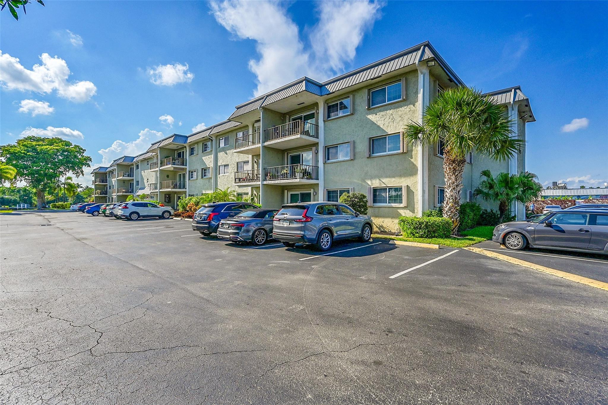 3004 NE 5th Terrace 102-C