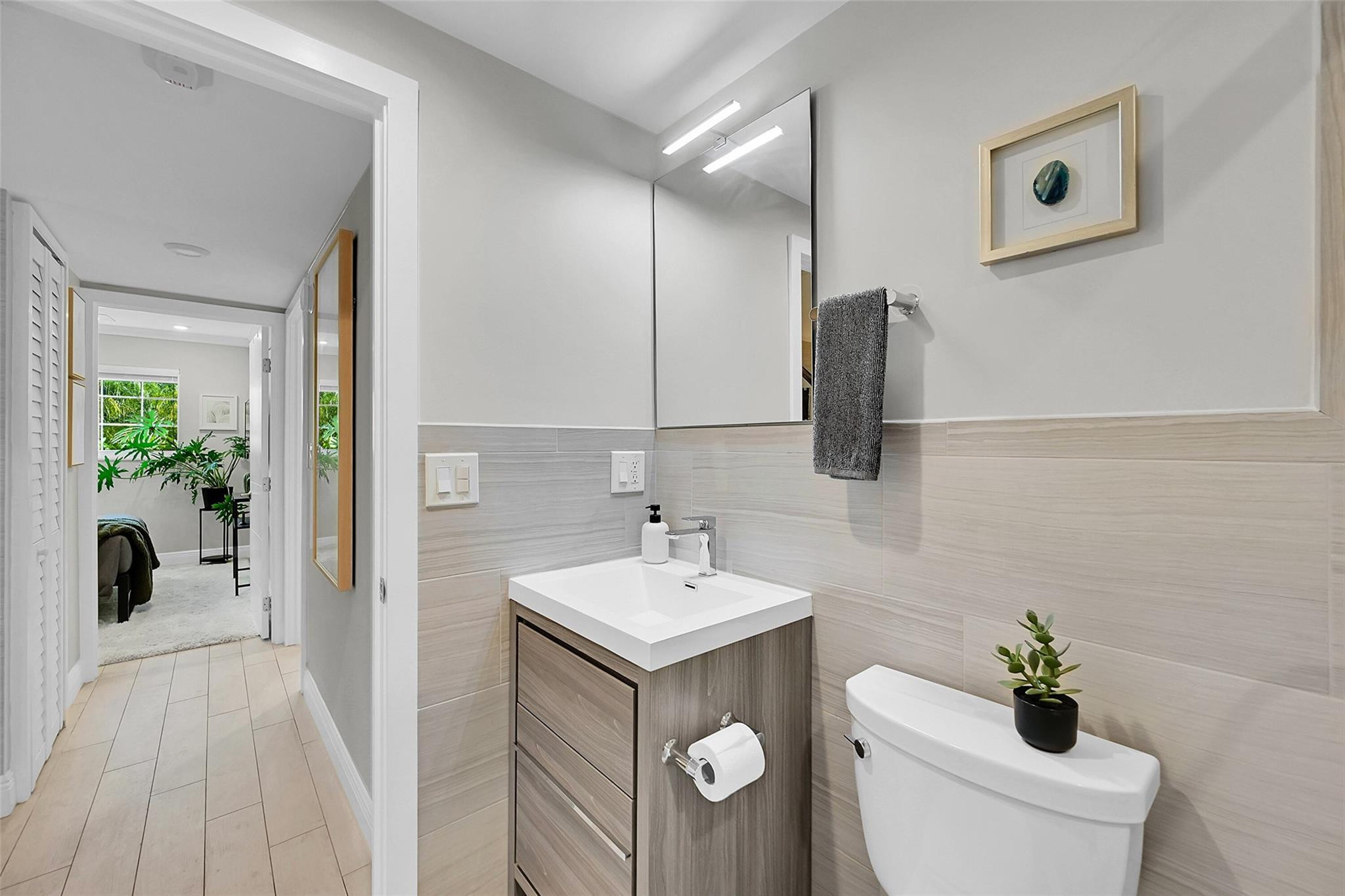 3004 NE 5th Terrace 102-C