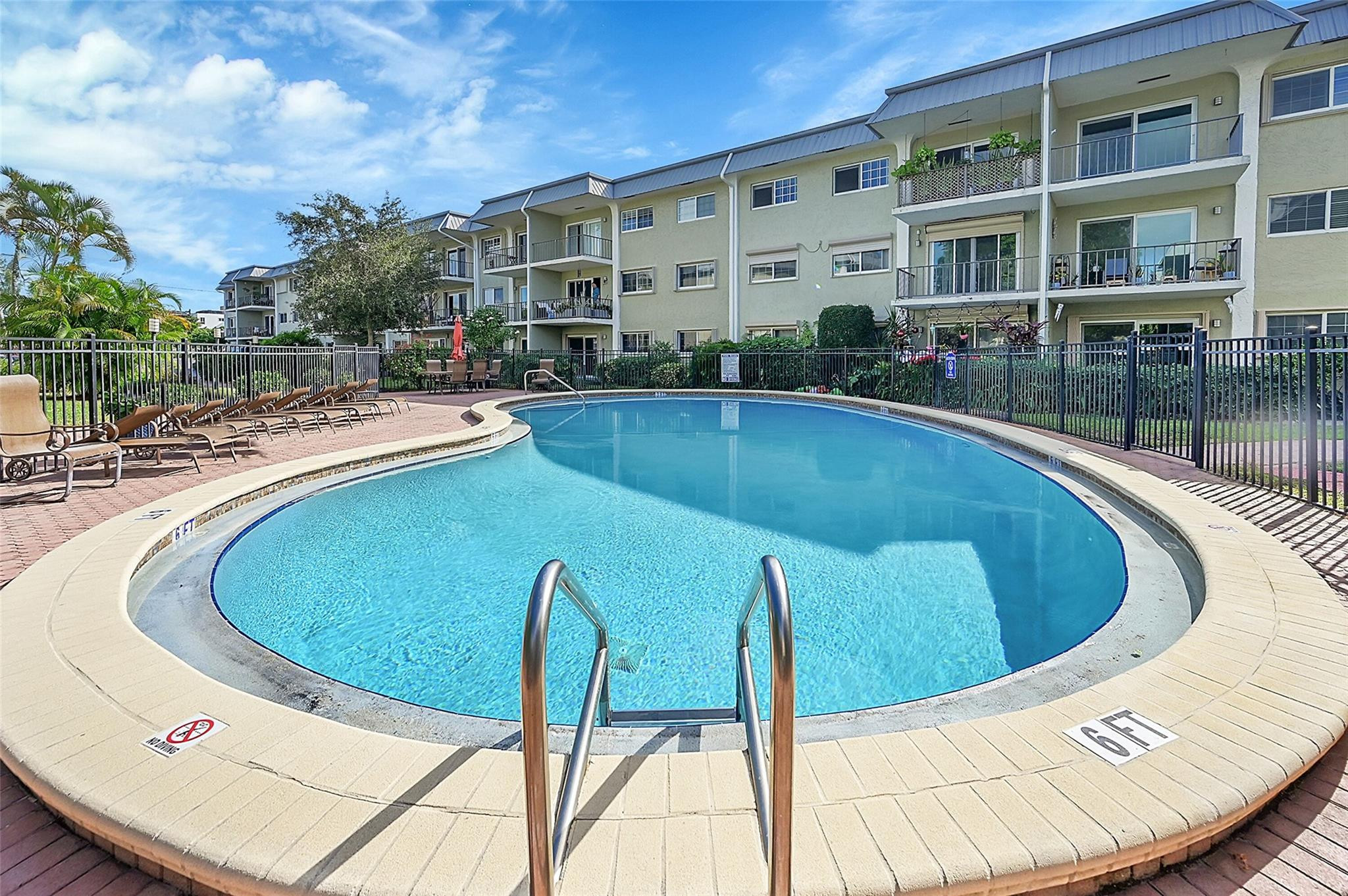 3004 NE 5th Terrace 102-C