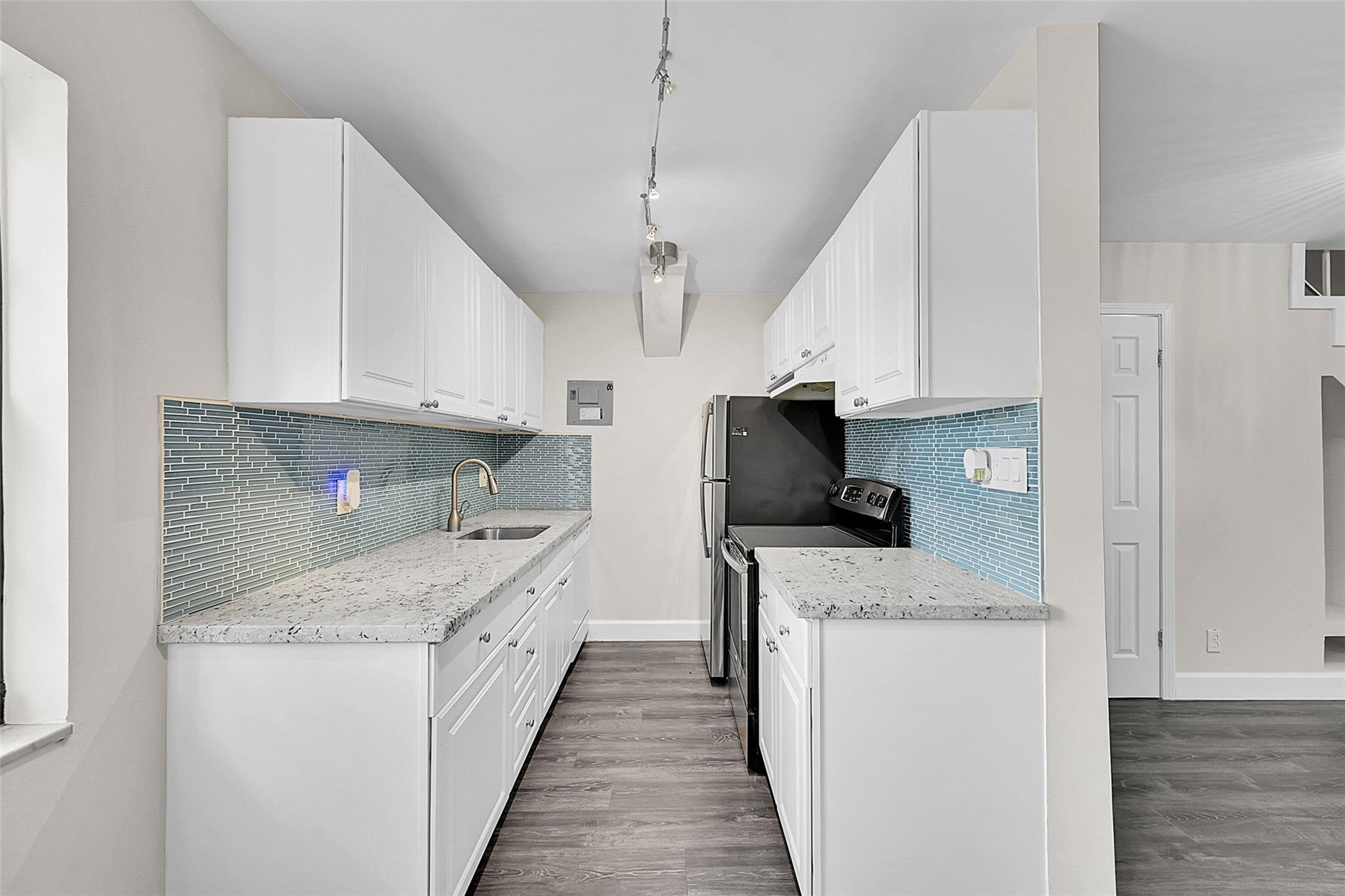 905 NE 28th Street 202