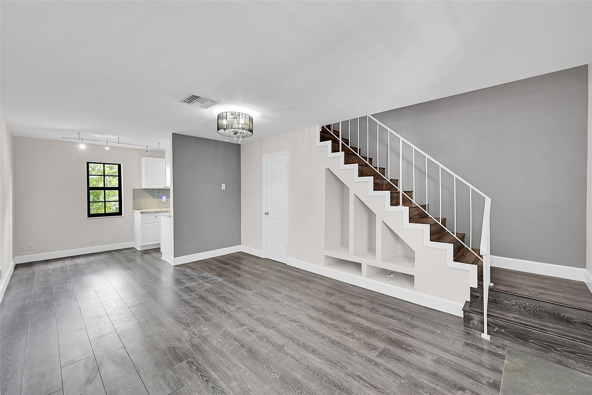 905 NE 28th Street 202