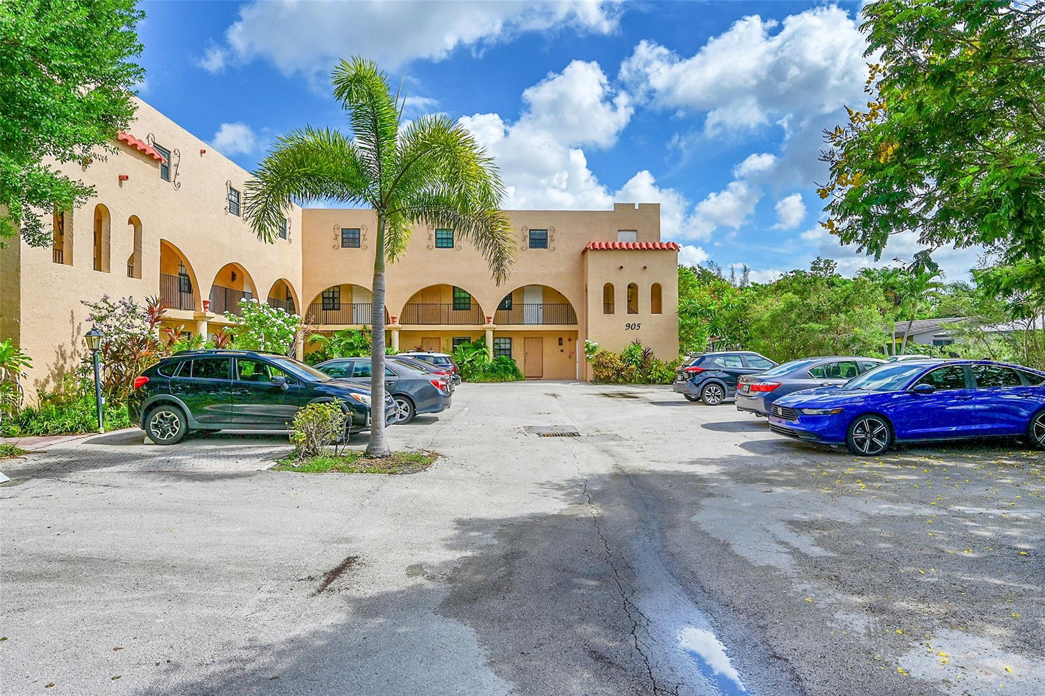 905 NE 28th Street 202