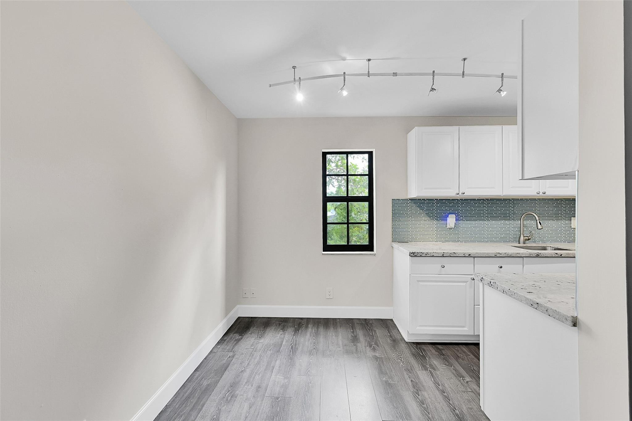 905 NE 28th Street 202