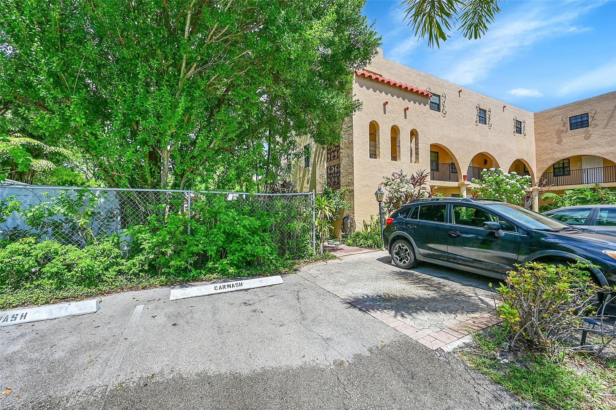 905 NE 28th Street 202