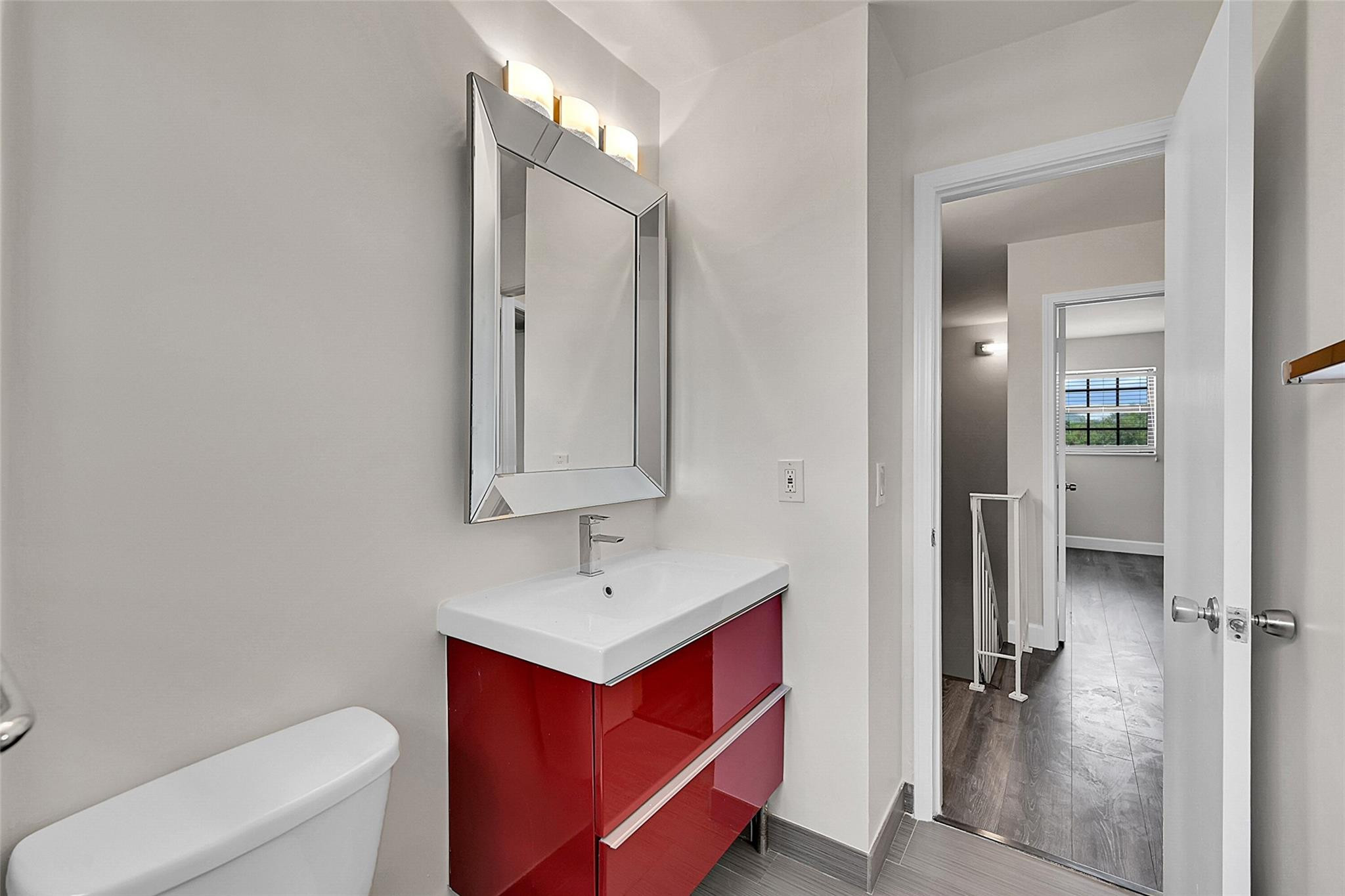 905 NE 28th Street 202