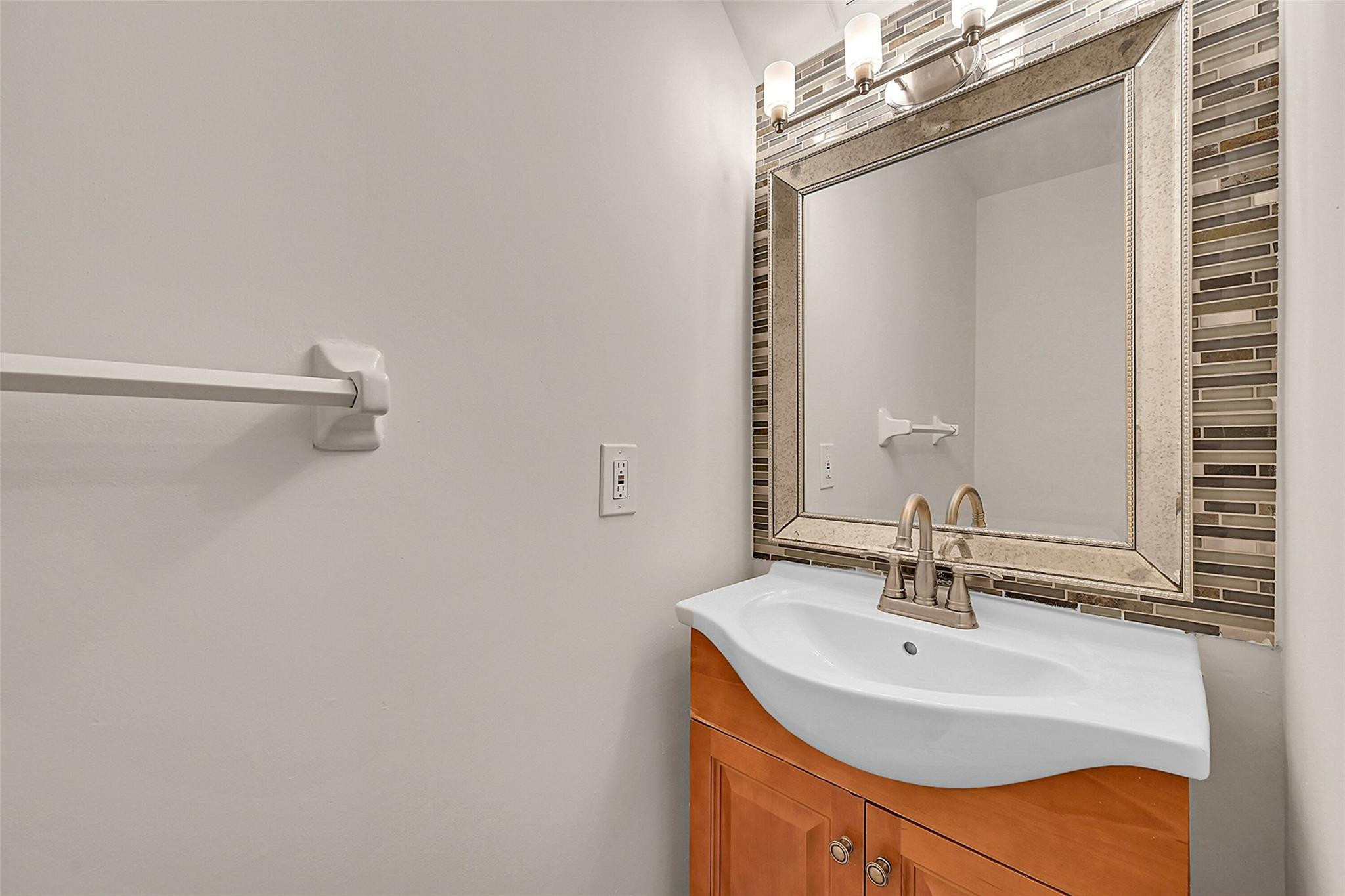 905 NE 28th Street 202