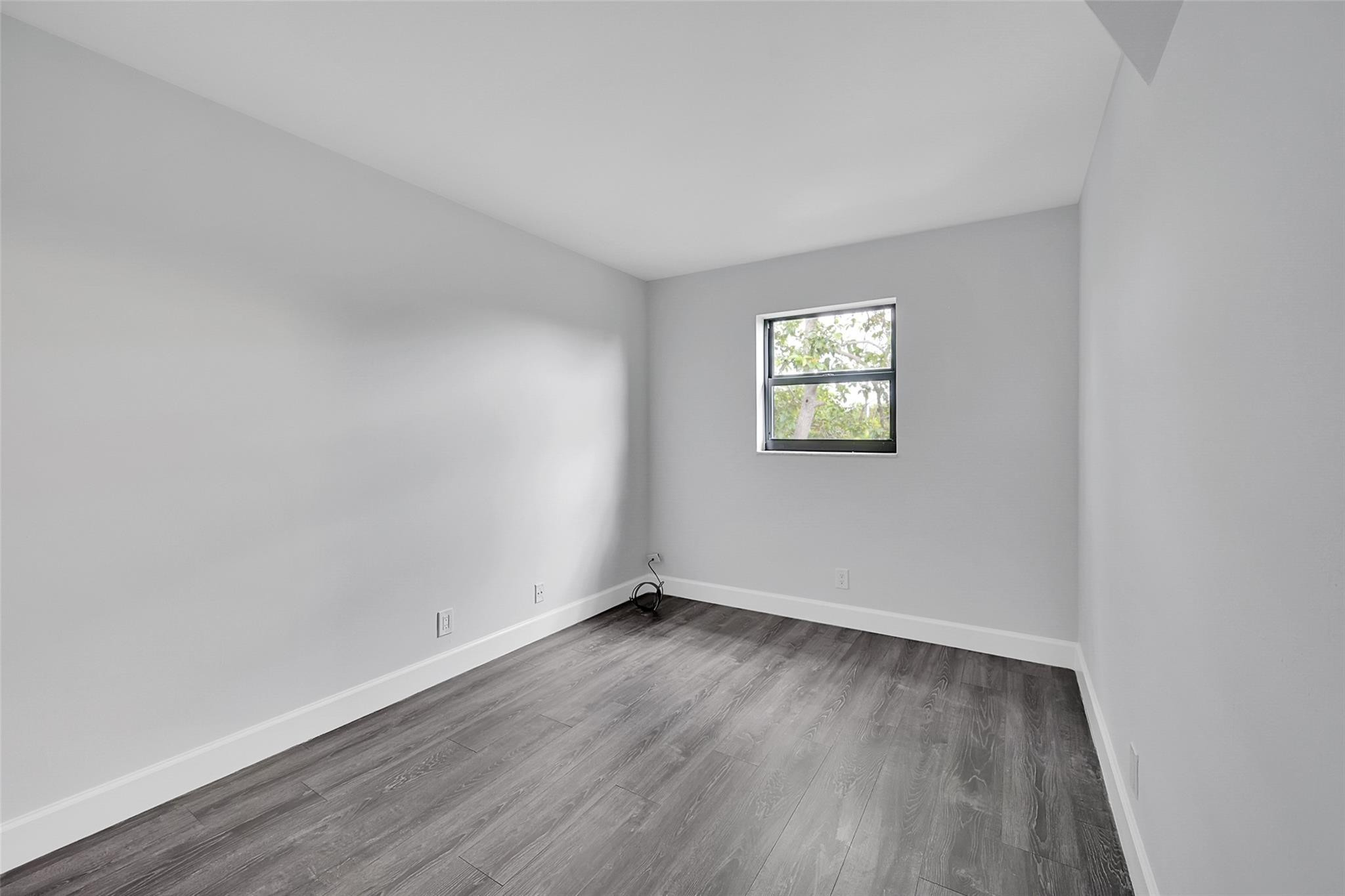 905 NE 28th Street 202