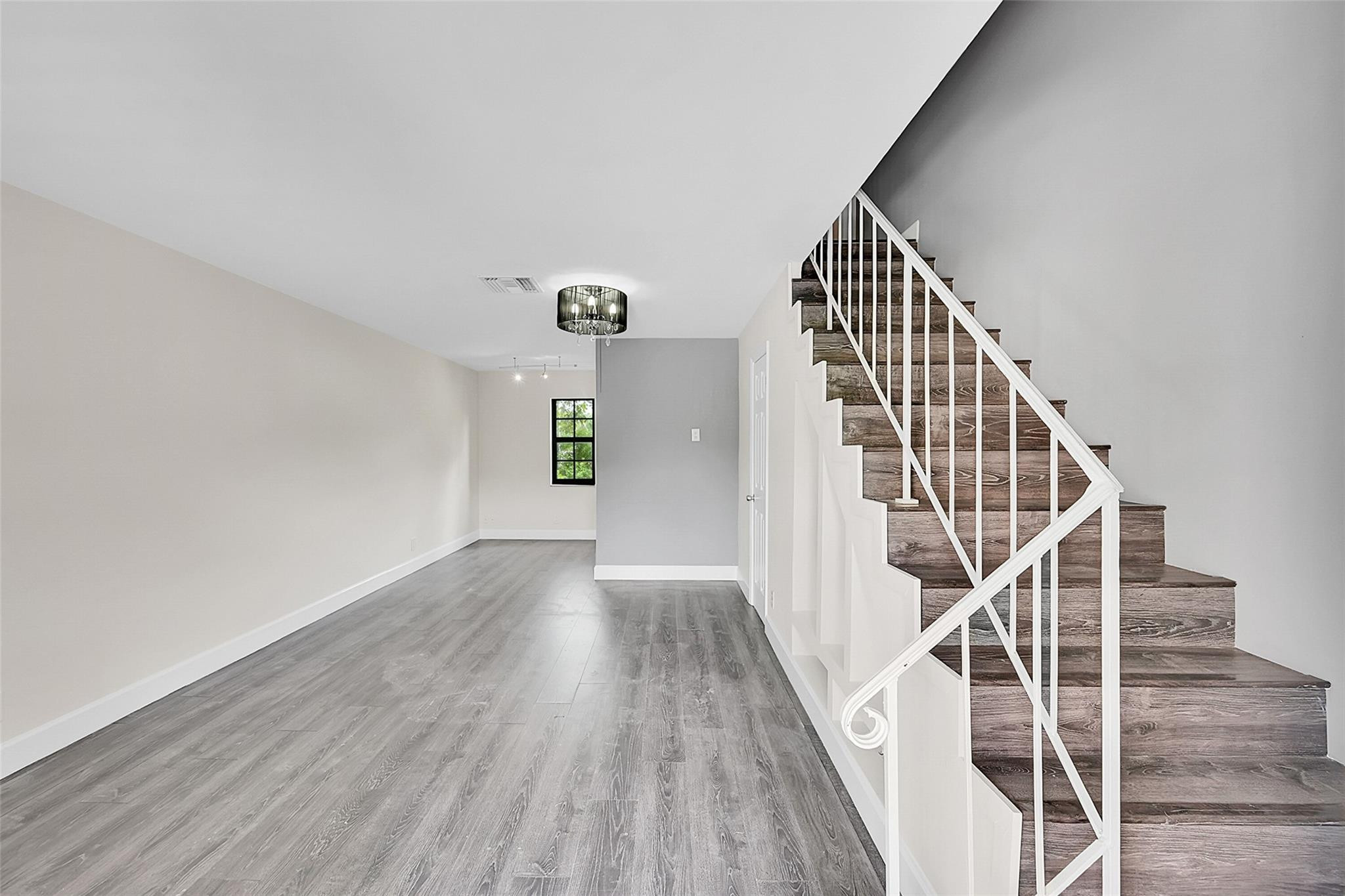 905 NE 28th Street 202