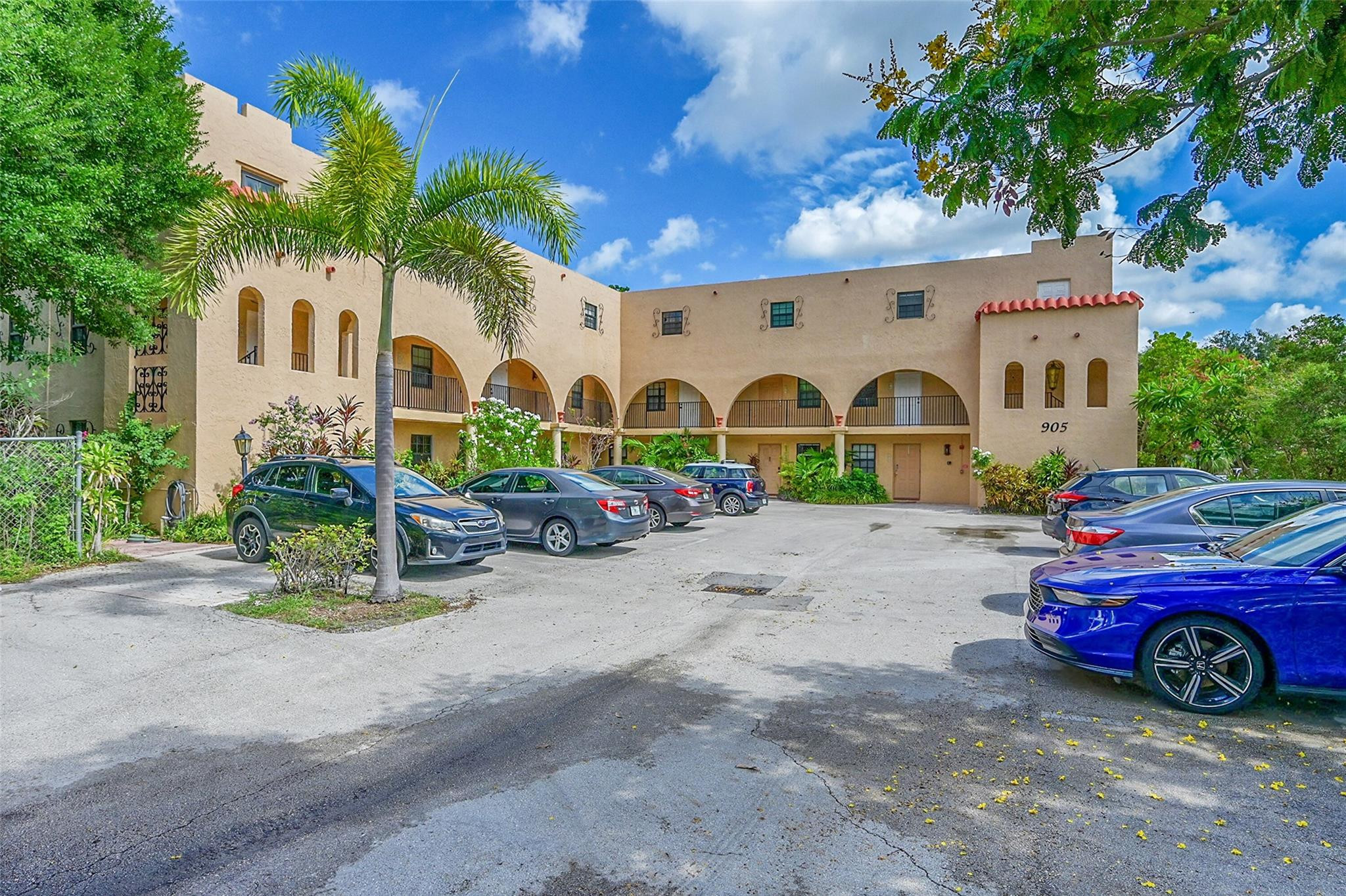 905 NE 28th Street 202
