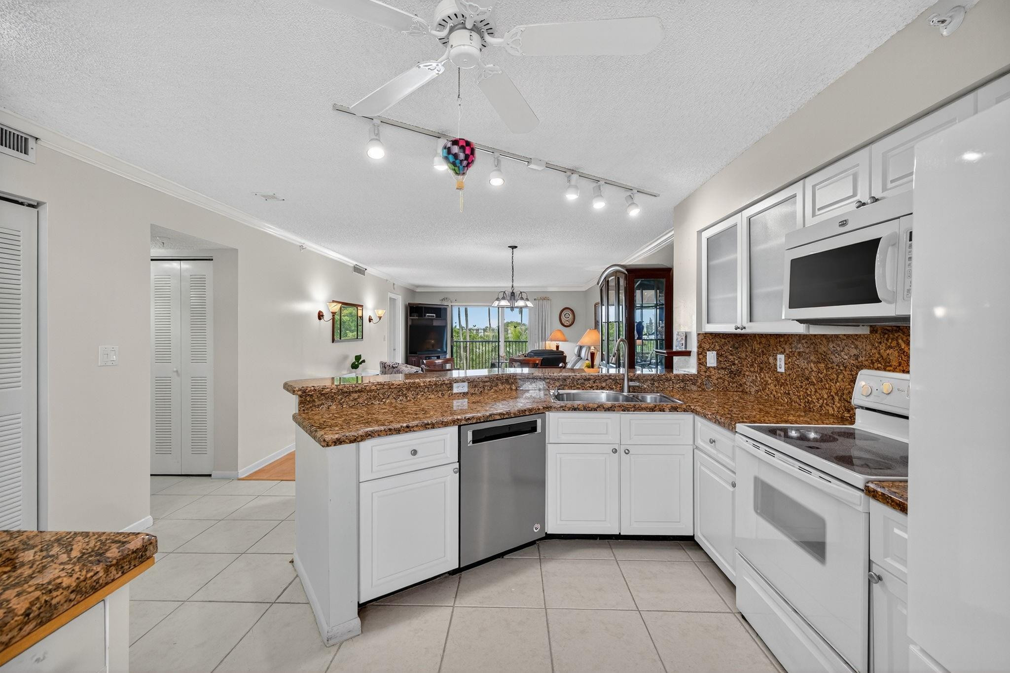 2205 S Cypress Bend Drive 505