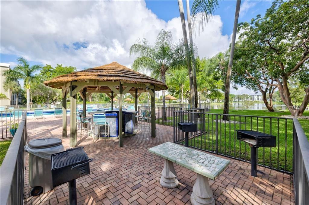 2205 S Cypress Bend Drive 505
