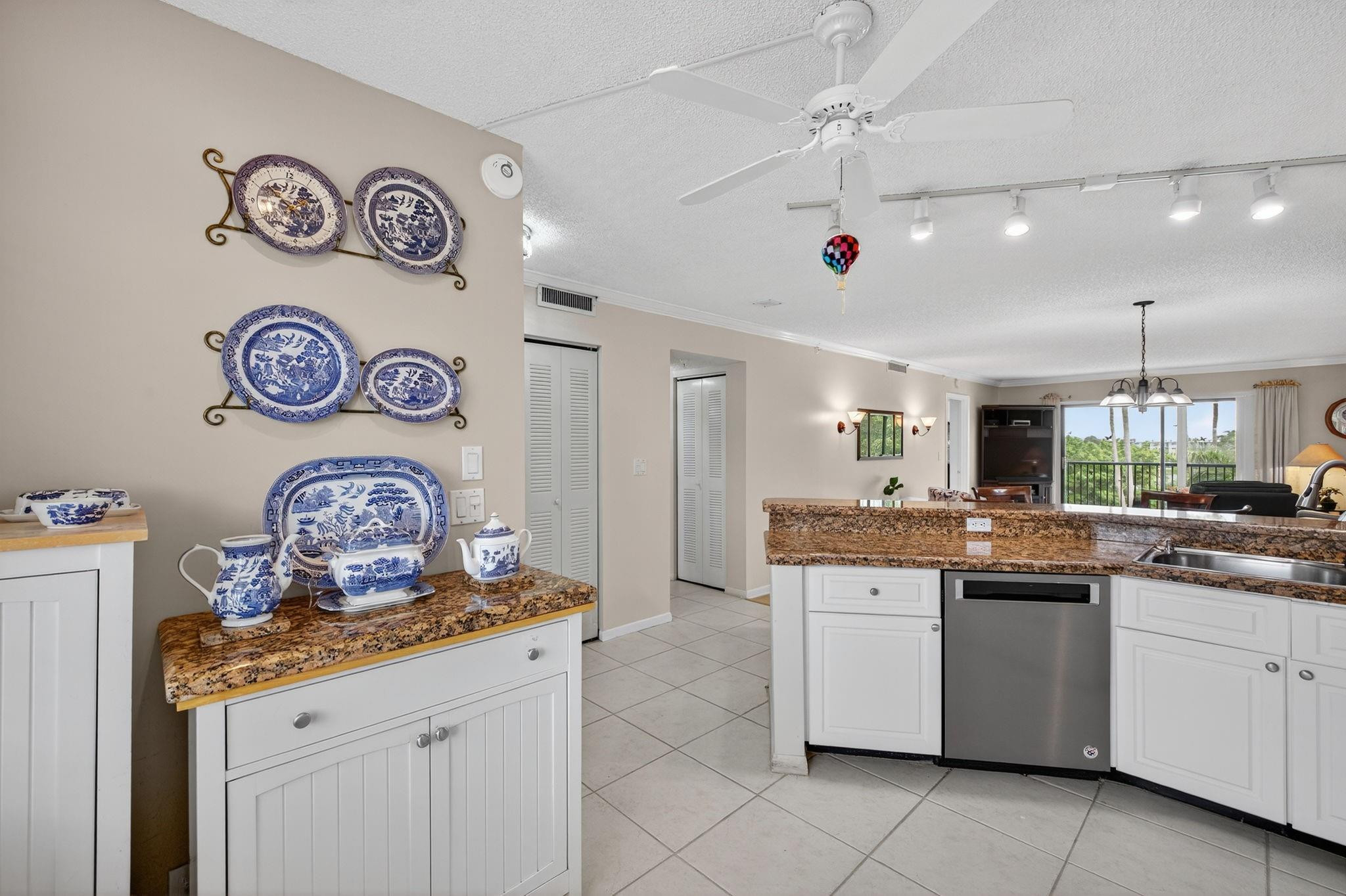 2205 S Cypress Bend Drive 505