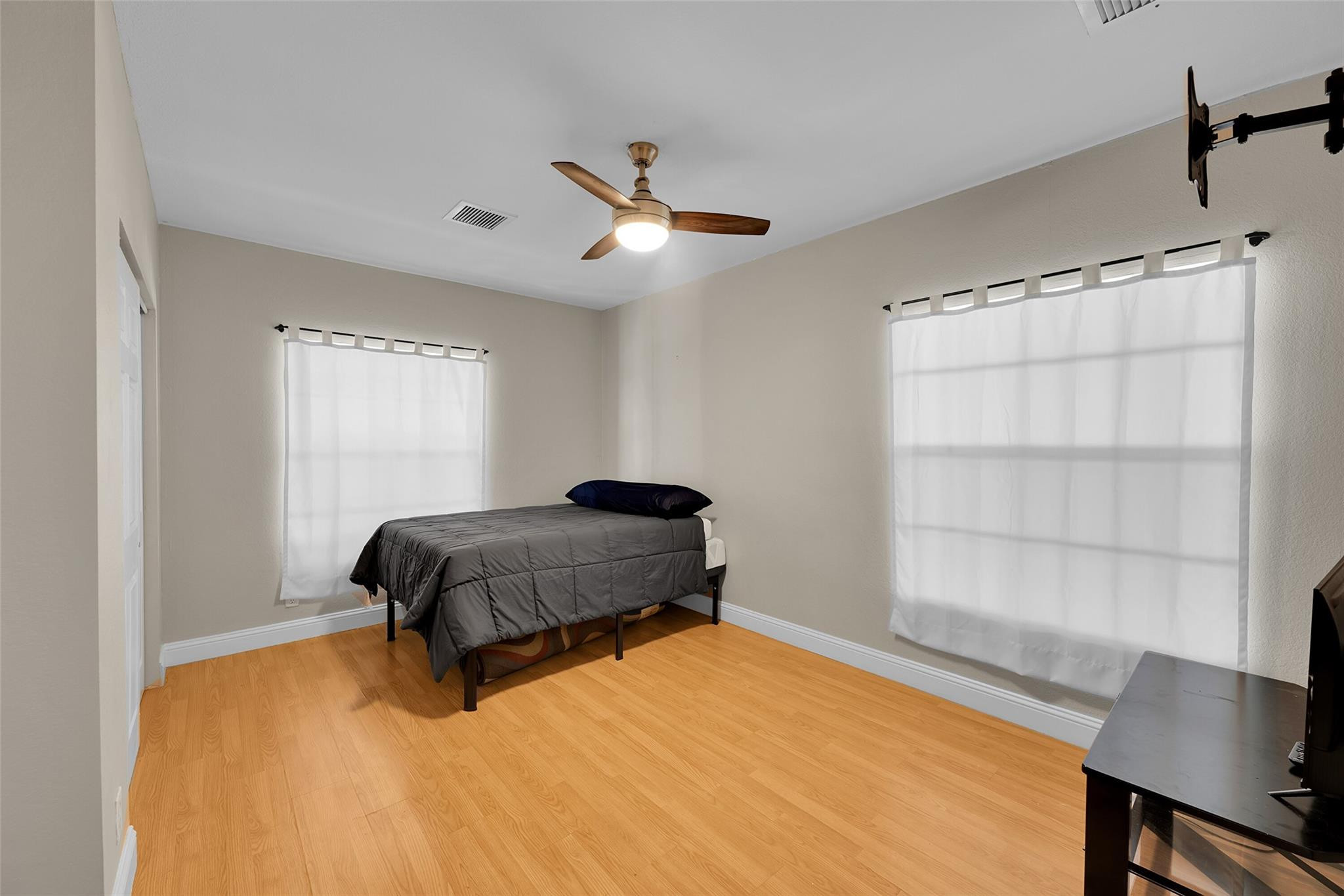 2351 NW 29th Street