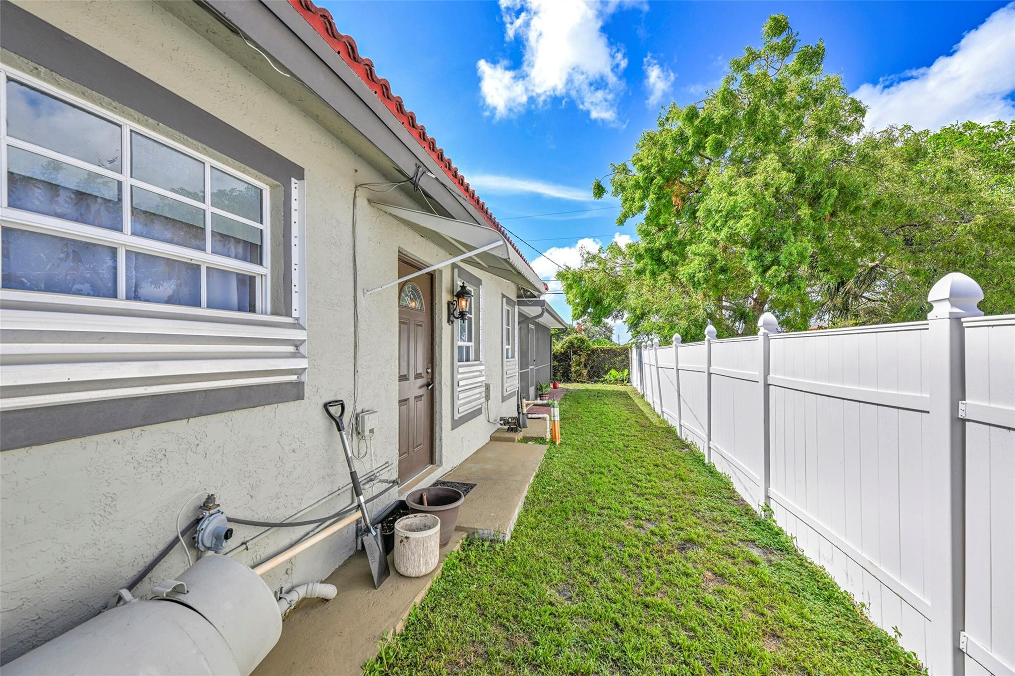 2351 NW 29th Street